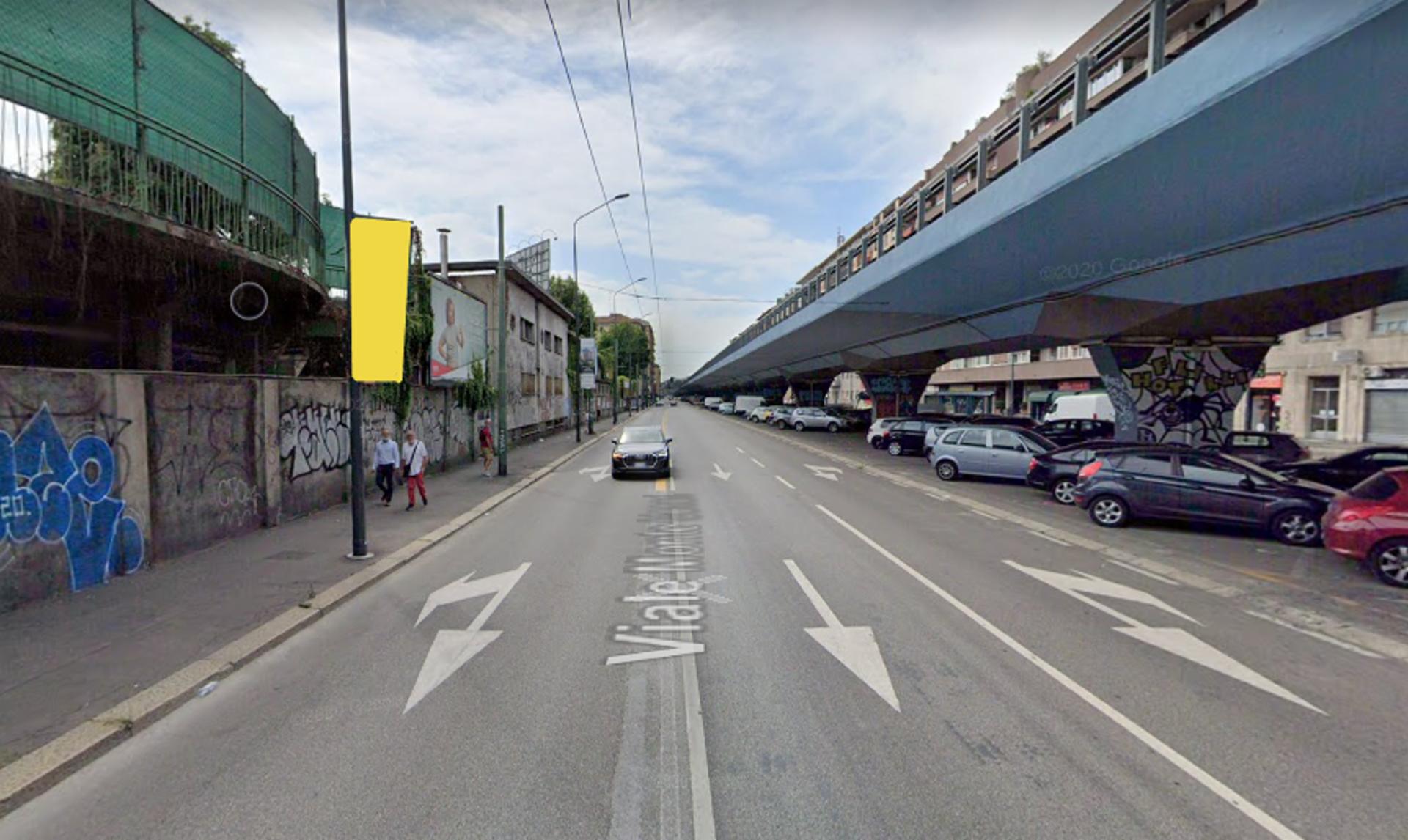 Impianto VERTICAL BANNER a Milano, in zona Cinder Mount