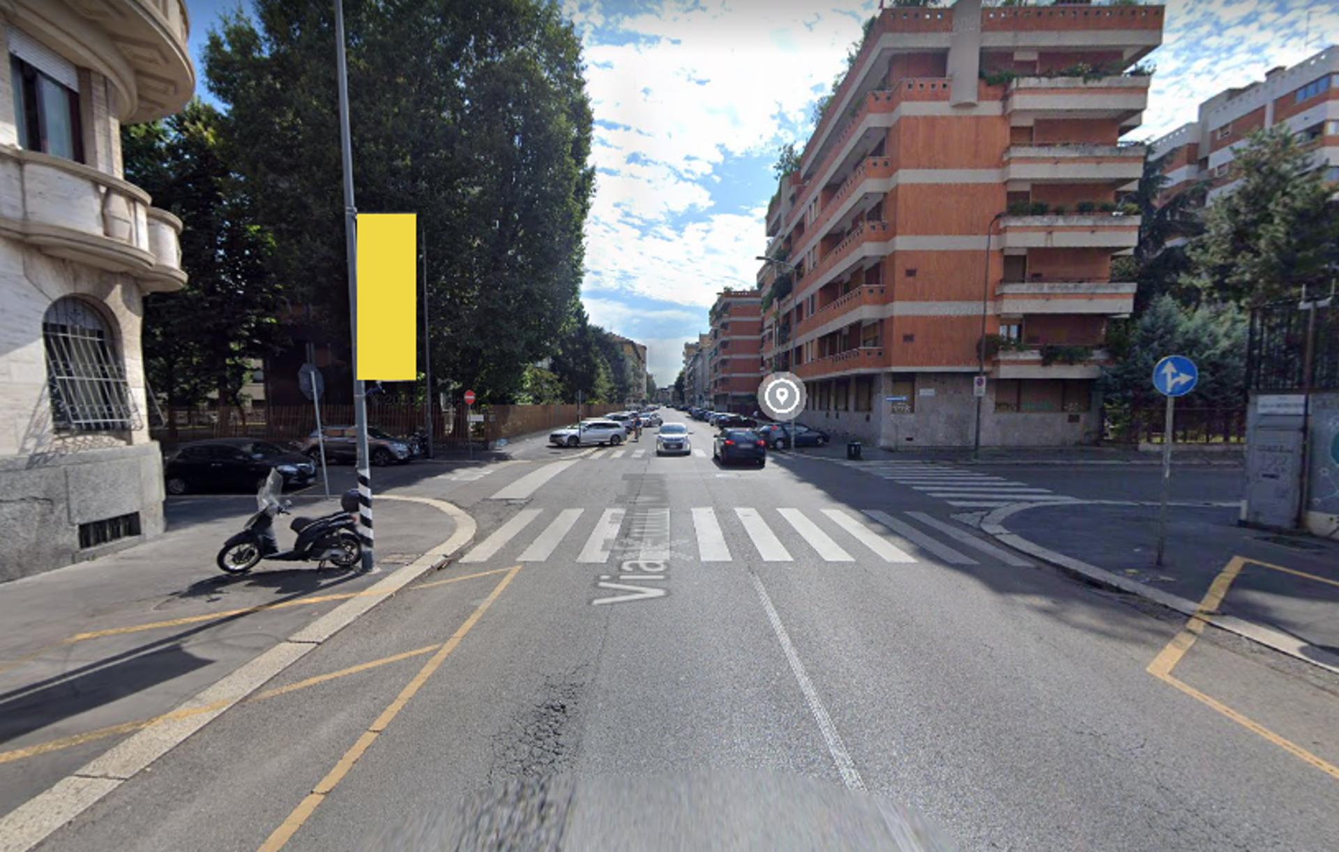 Impianto VERTICAL BANNER a Milano, in zona Morosini