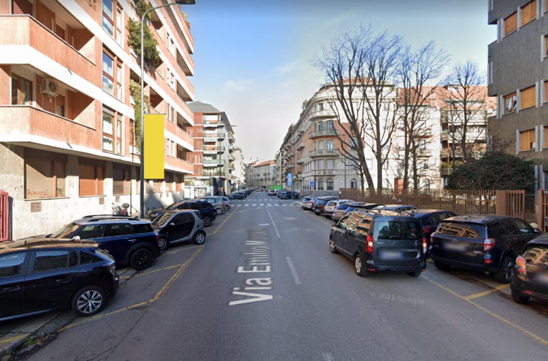 Impianto VERTICAL BANNER a Milano, in zona Tel Chi