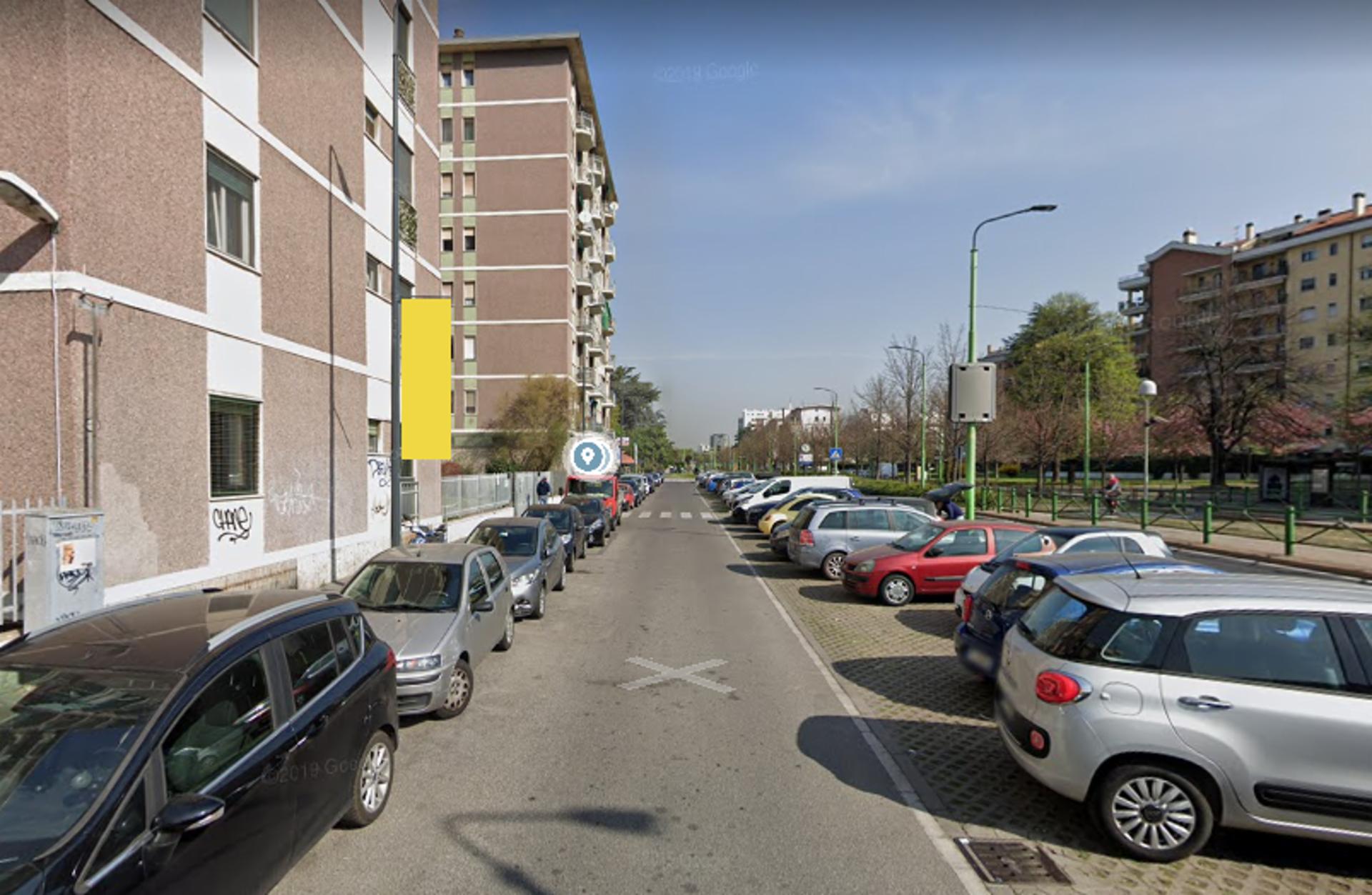 Impianto VERTICAL BANNER a Milano, in zona I 2 Fratelli