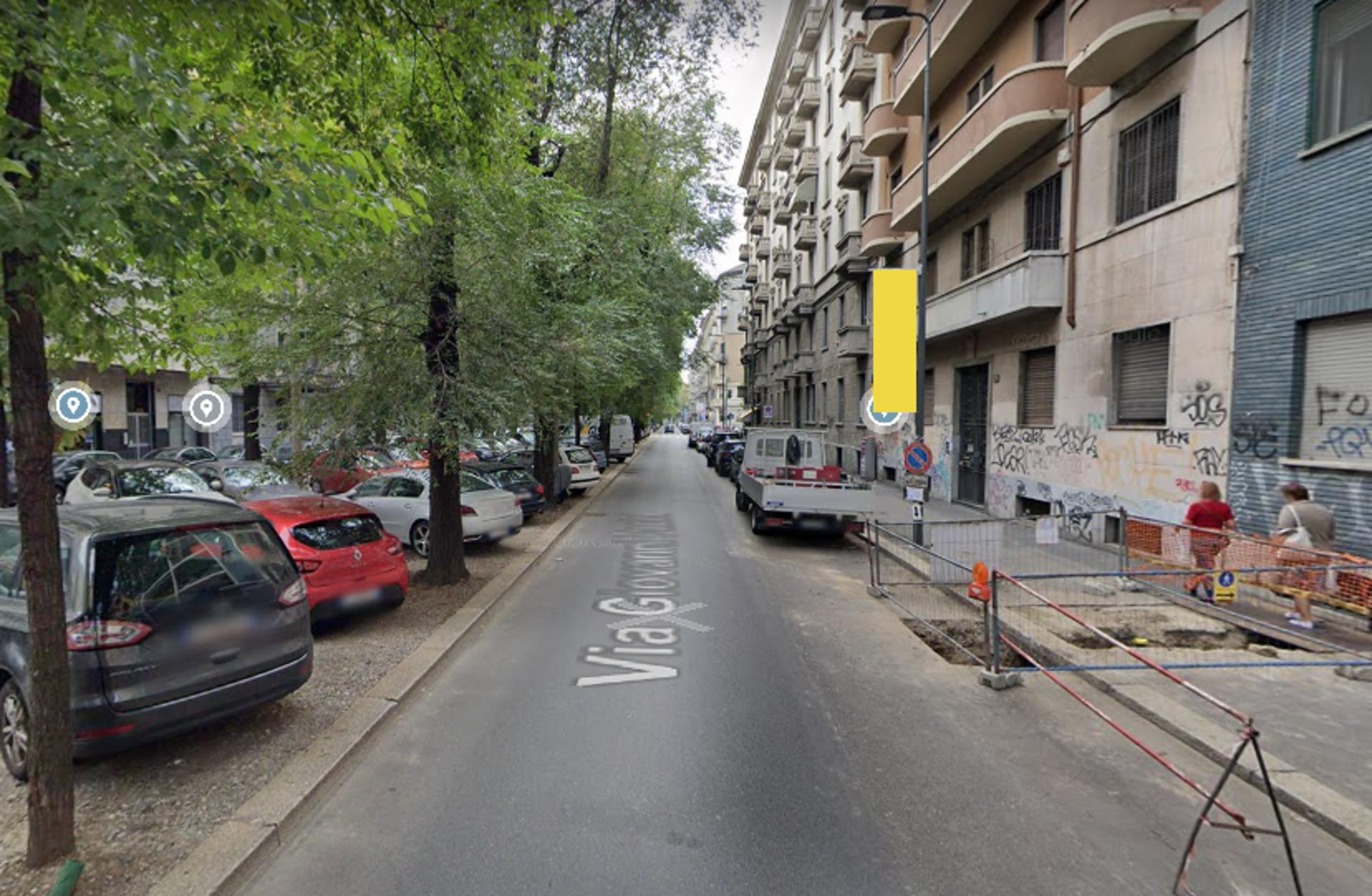 Impianto VERTICAL BANNER a Milano, in zona Donzella hairstyle