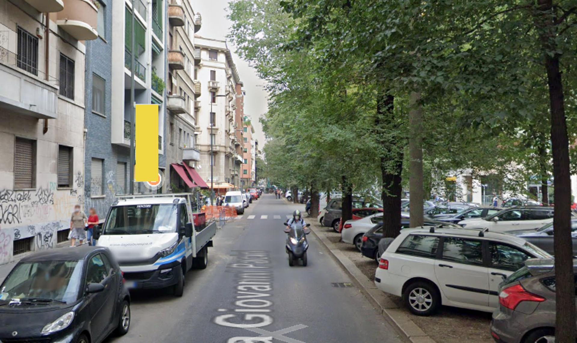 Impianto VERTICAL BANNER a Milano, in zona Donzella hairstyle