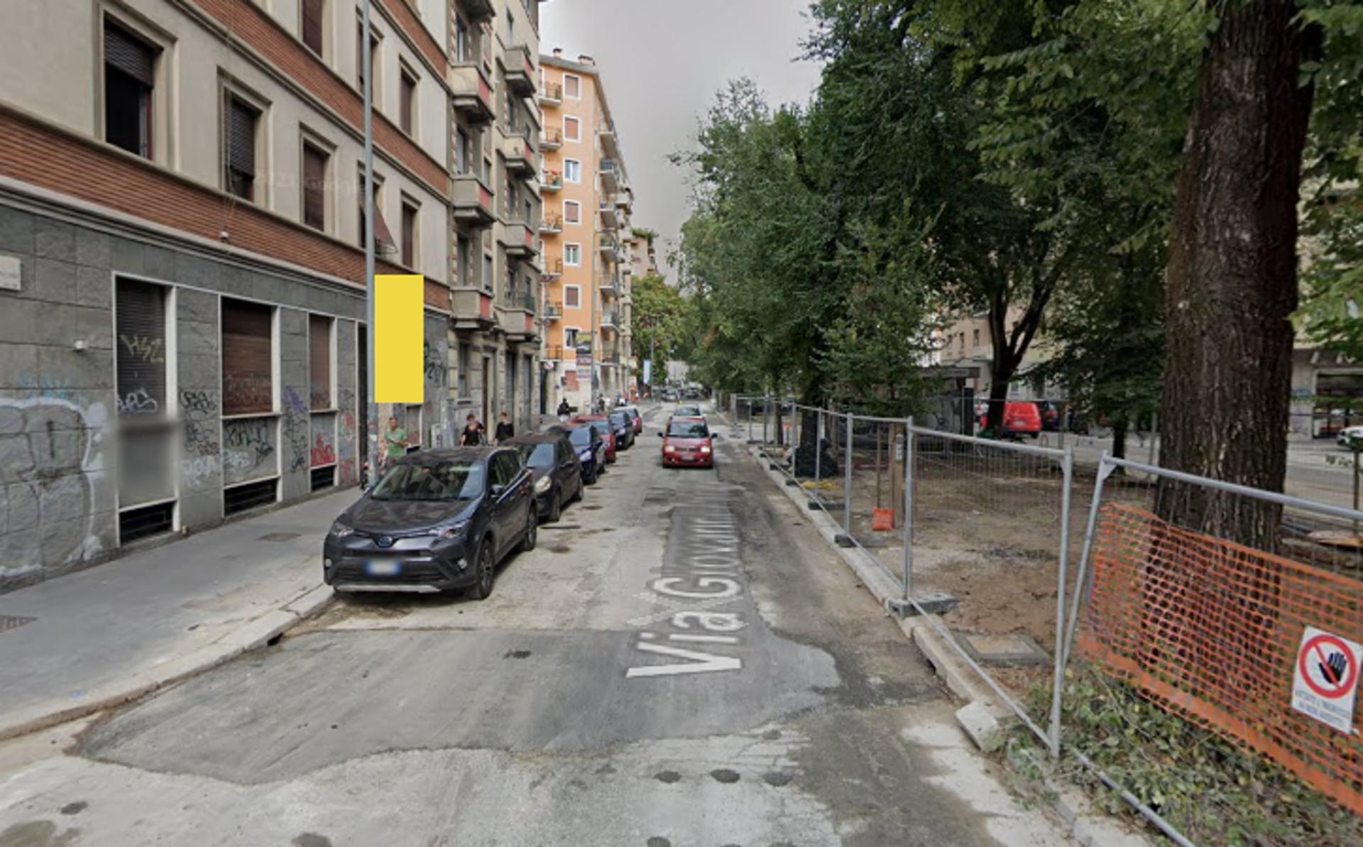 Impianto VERTICAL BANNER a Milano, in zona Alimentari Pacini