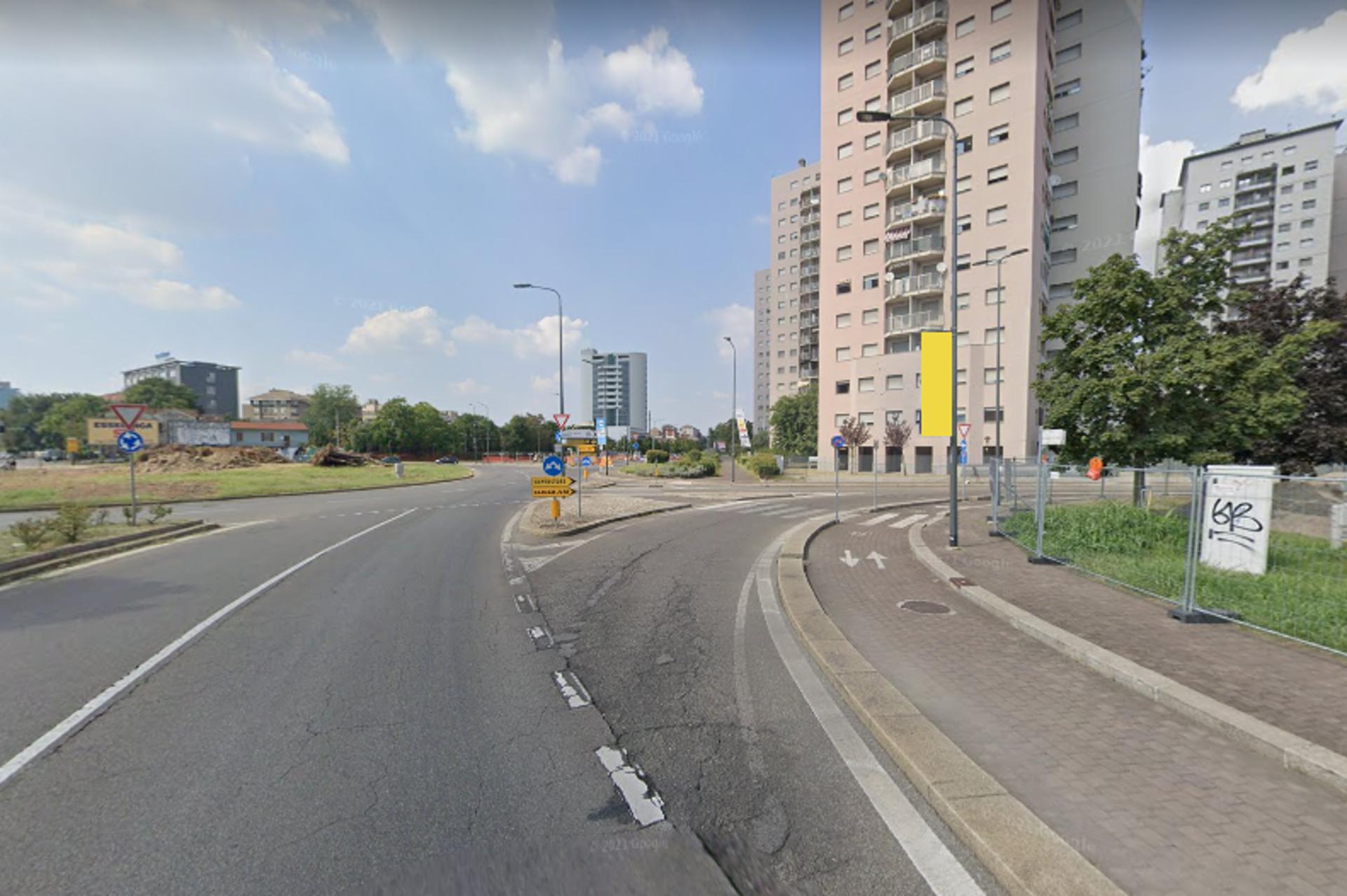 Impianto VERTICAL BANNER a Milano, in zona Flame