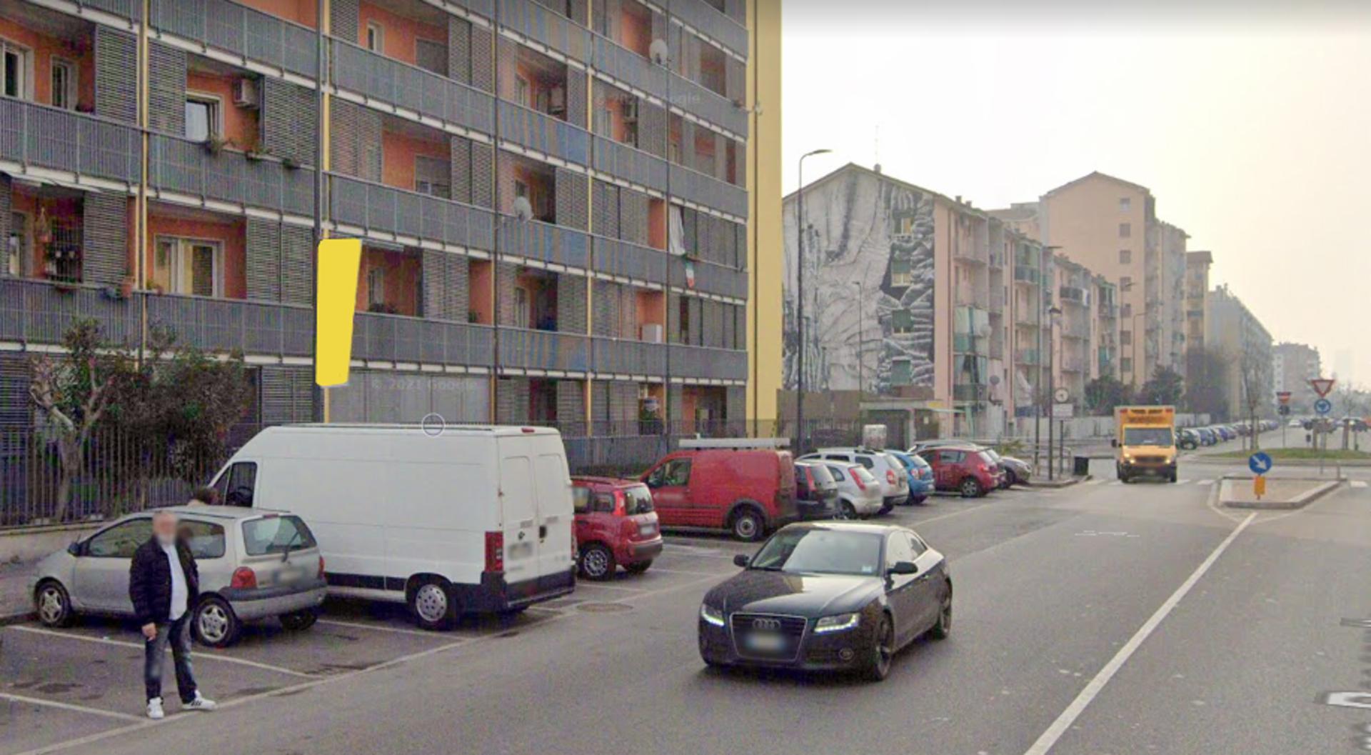 Impianto VERTICAL BANNER a Milano, in zona U2