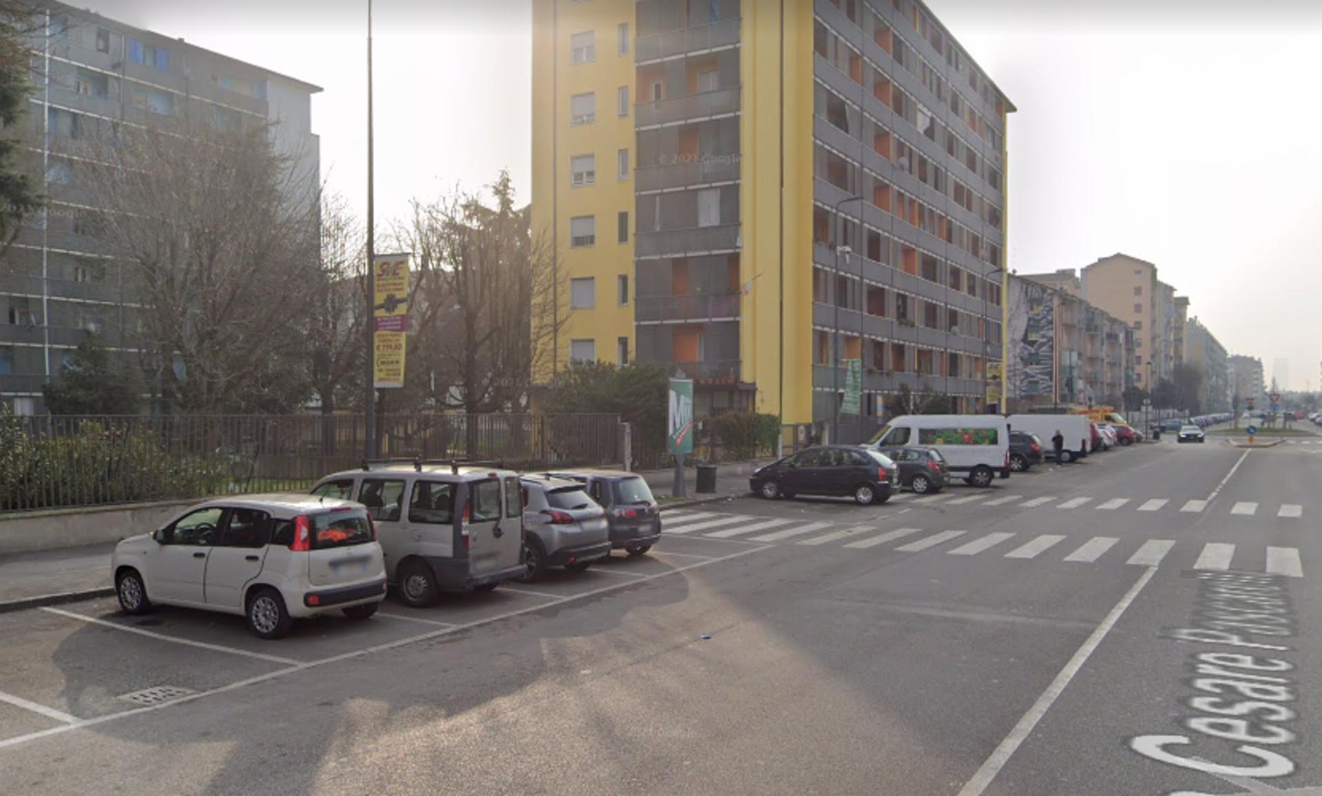 Impianto VERTICAL BANNER a Milano, in zona U2