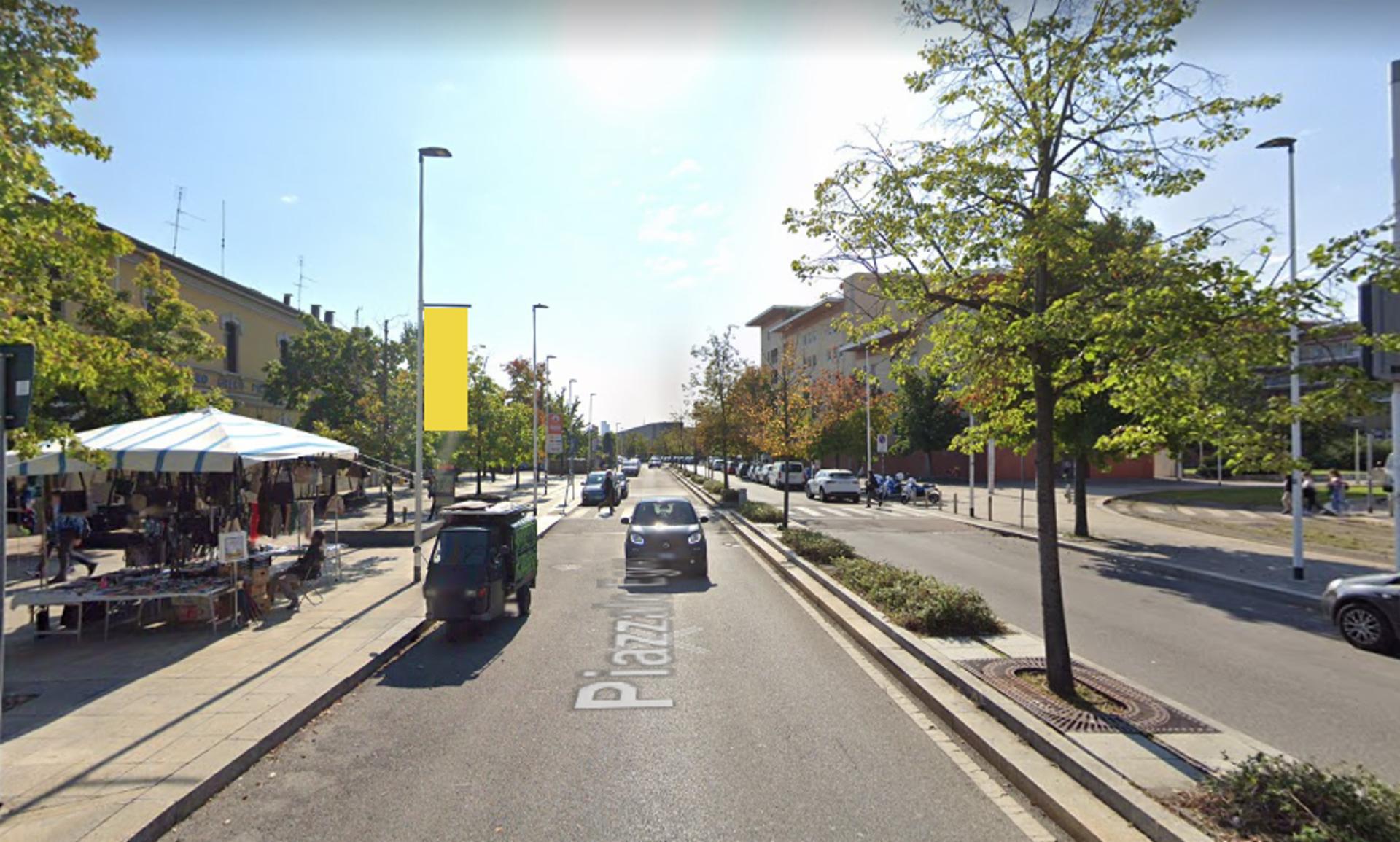 Impianto VERTICAL BANNER a Milano, in zona Bar Italico