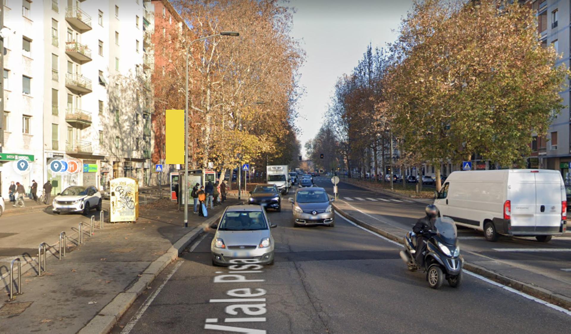 Impianto VERTICAL BANNER a Milano, in zona La pepita d'oro
