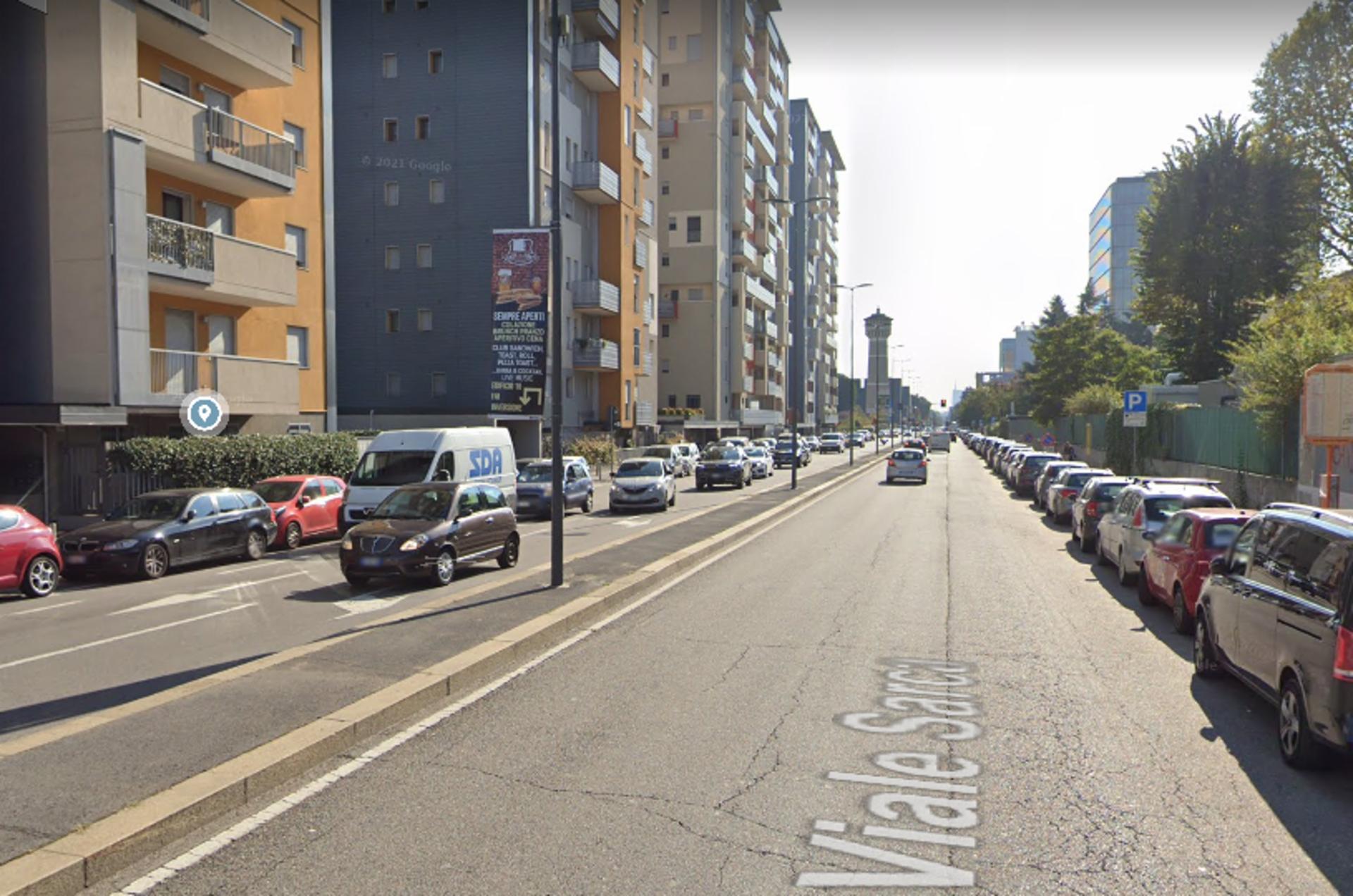 Impianto VERTICAL BANNER a Milano, in zona Lidl