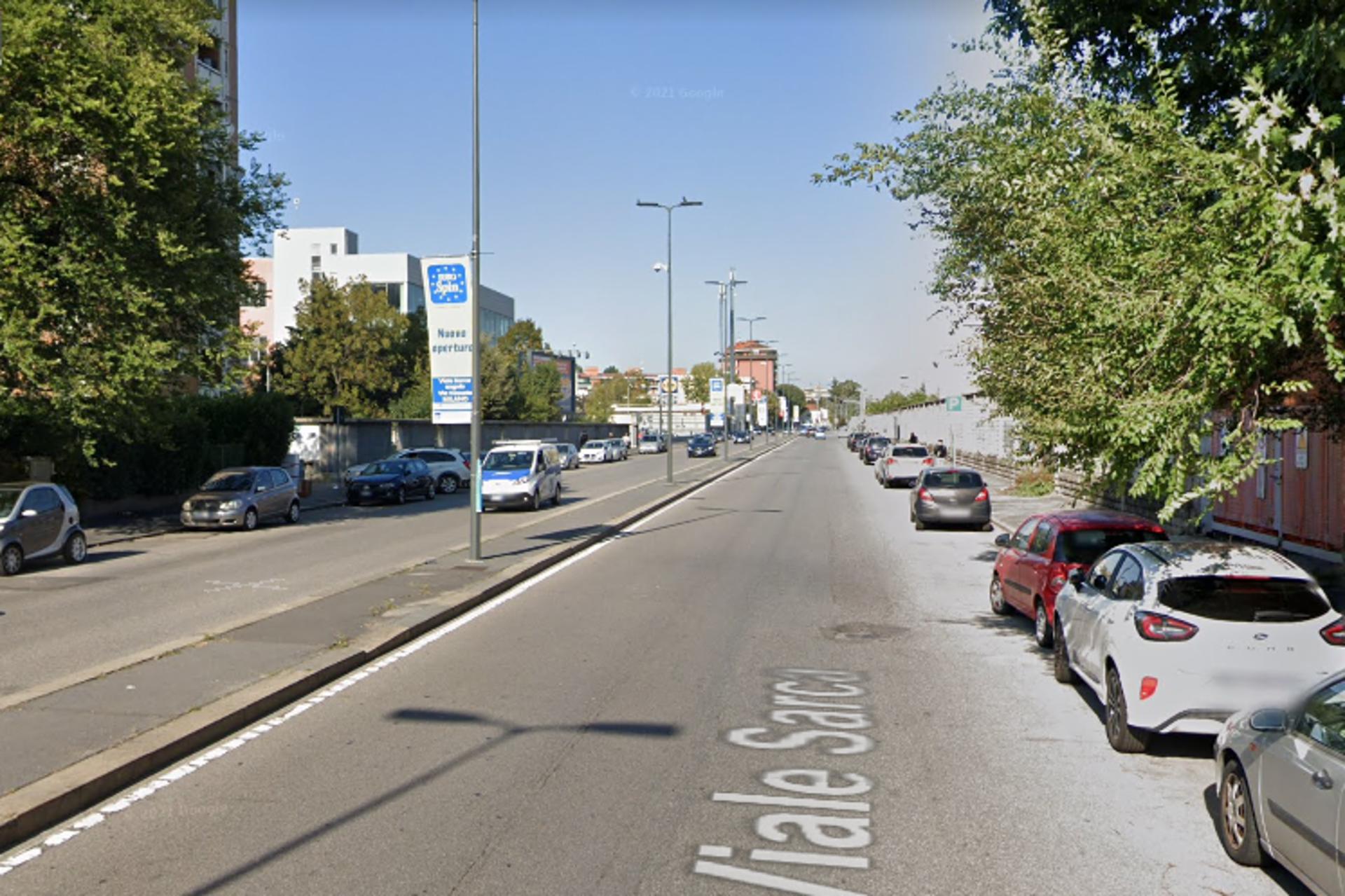 Impianto VERTICAL BANNER a Milano, in zona Lidl
