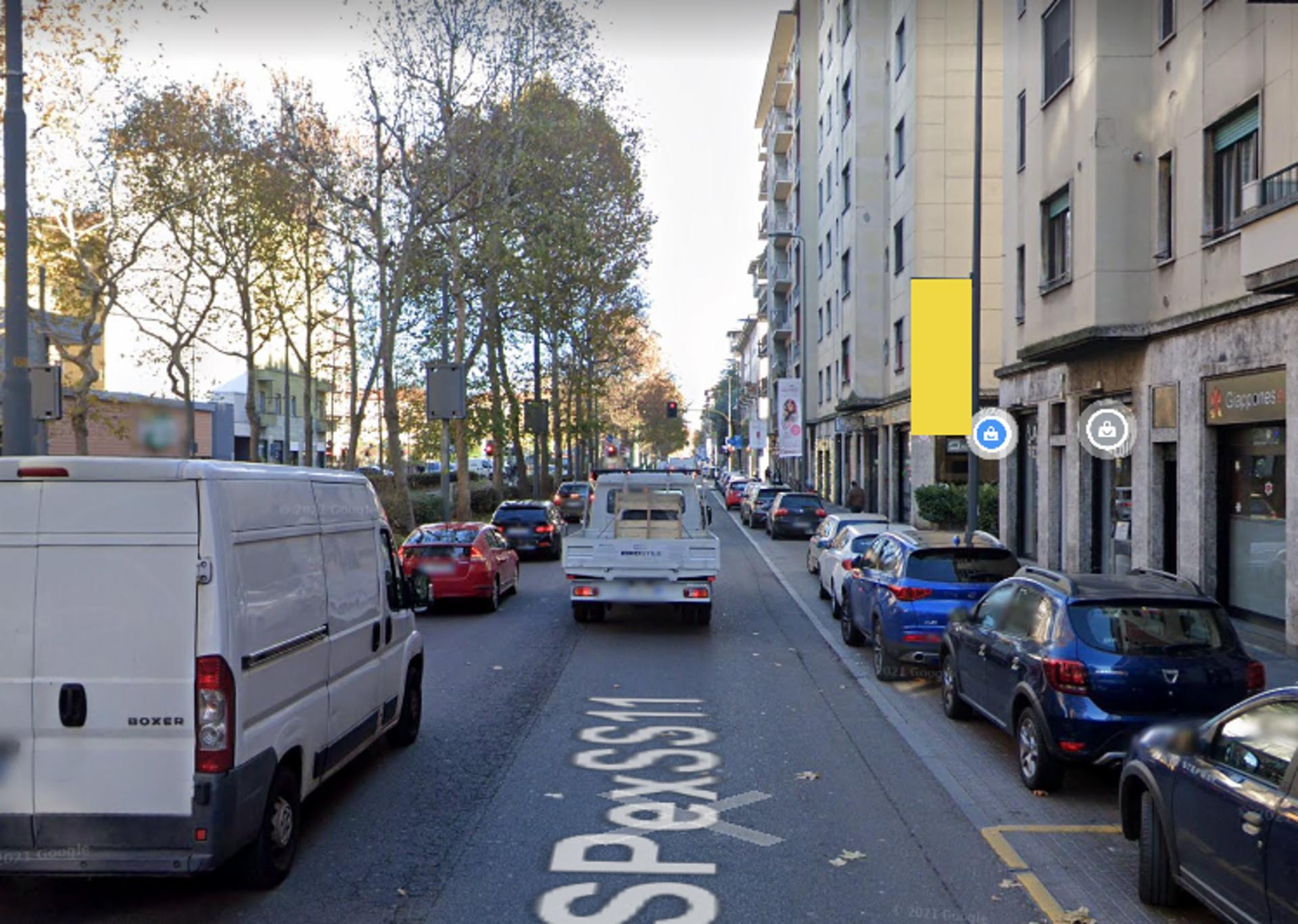 Impianto VERTICAL BANNER a Milano, in zona Kasai