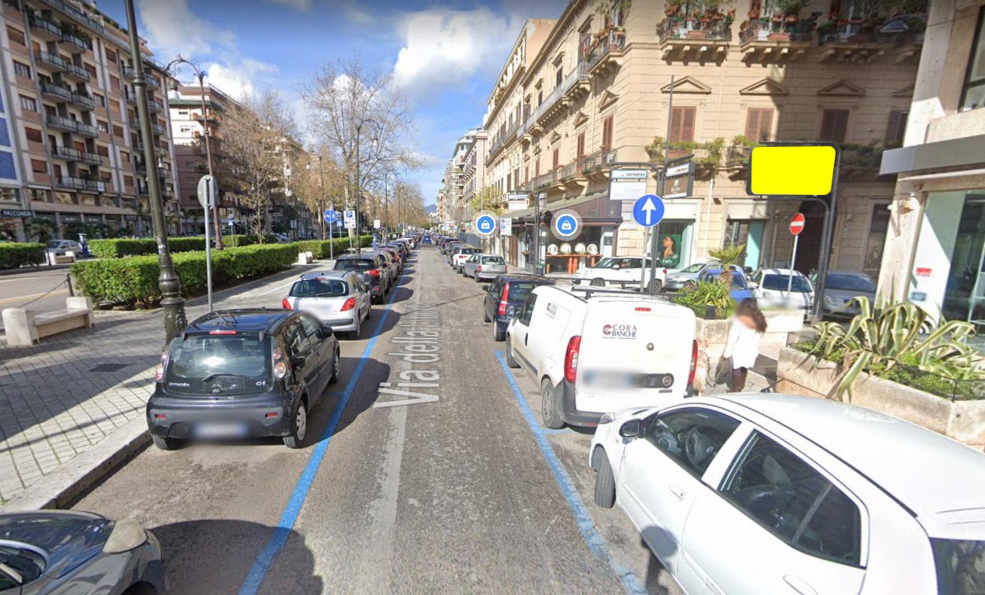 Impianto CARTELLONISTICA a Palermo, in zona Politeama Garibaldi
