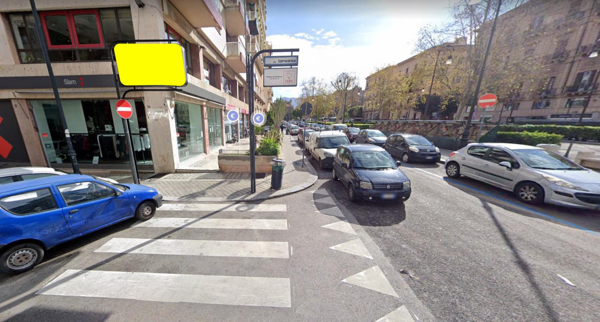 Impianto CARTELLONISTICA a Palermo, in zona Politeama Garibaldi