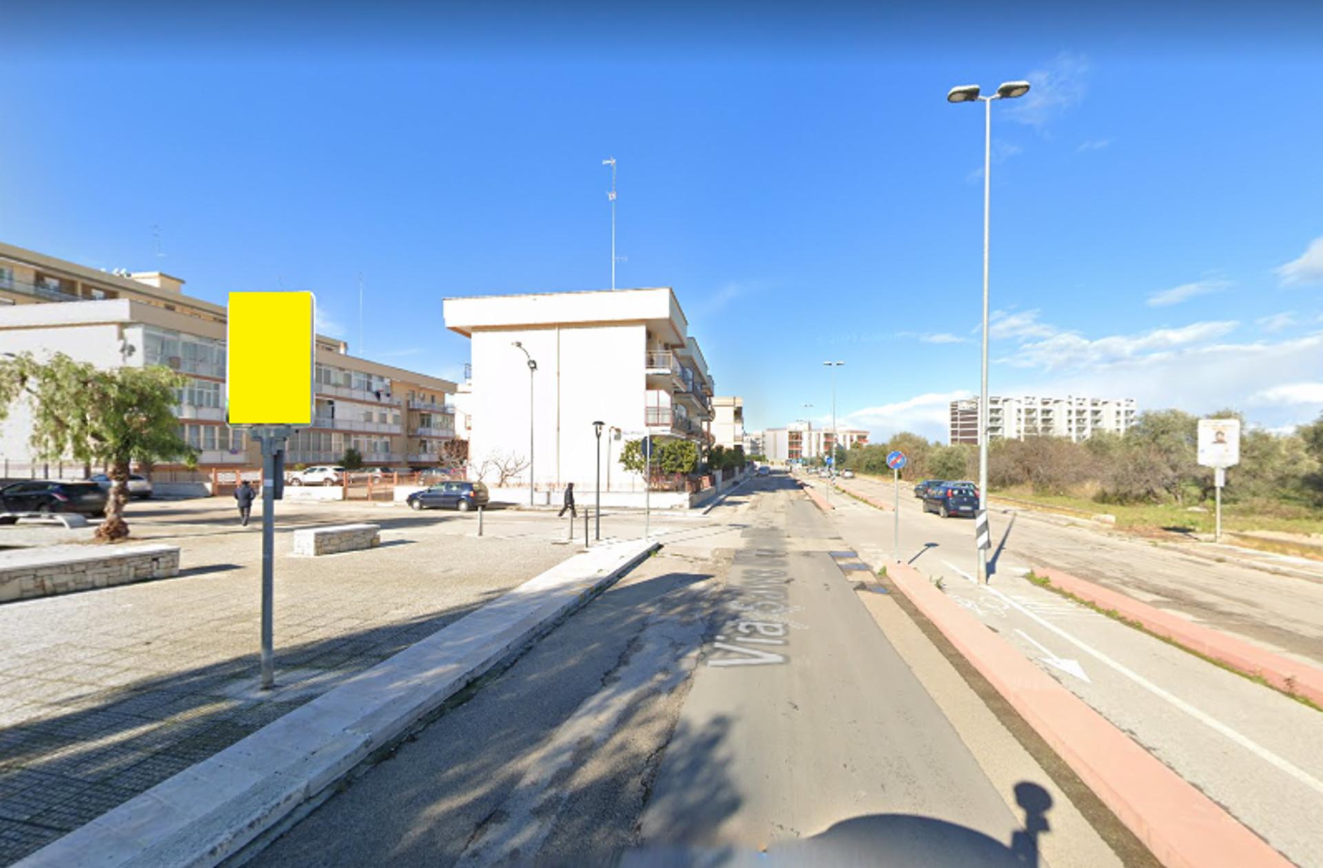 Impianto PALINA a Modugno, in zona Libra abbigliamento uomo