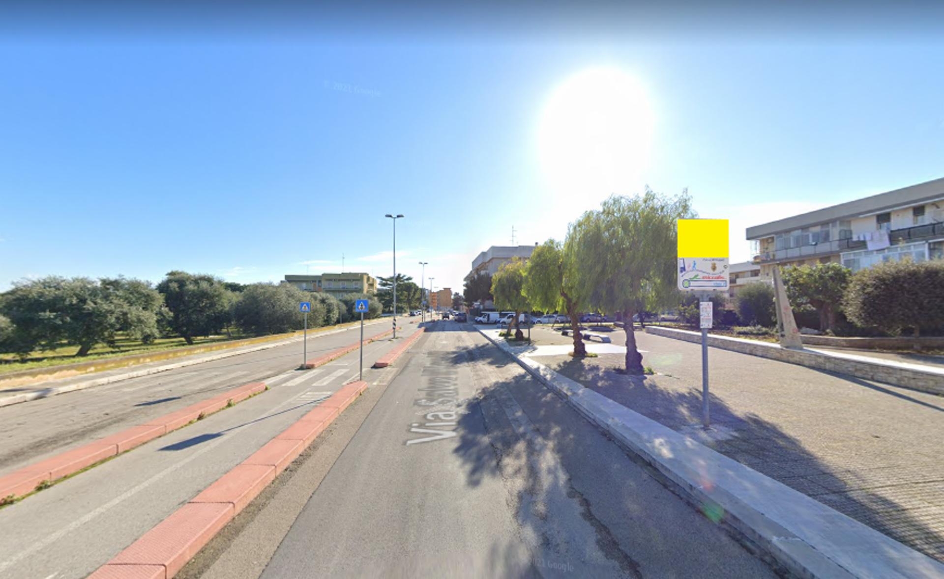 Impianto PALINA a Modugno, in zona Libra abbigliamento uomo