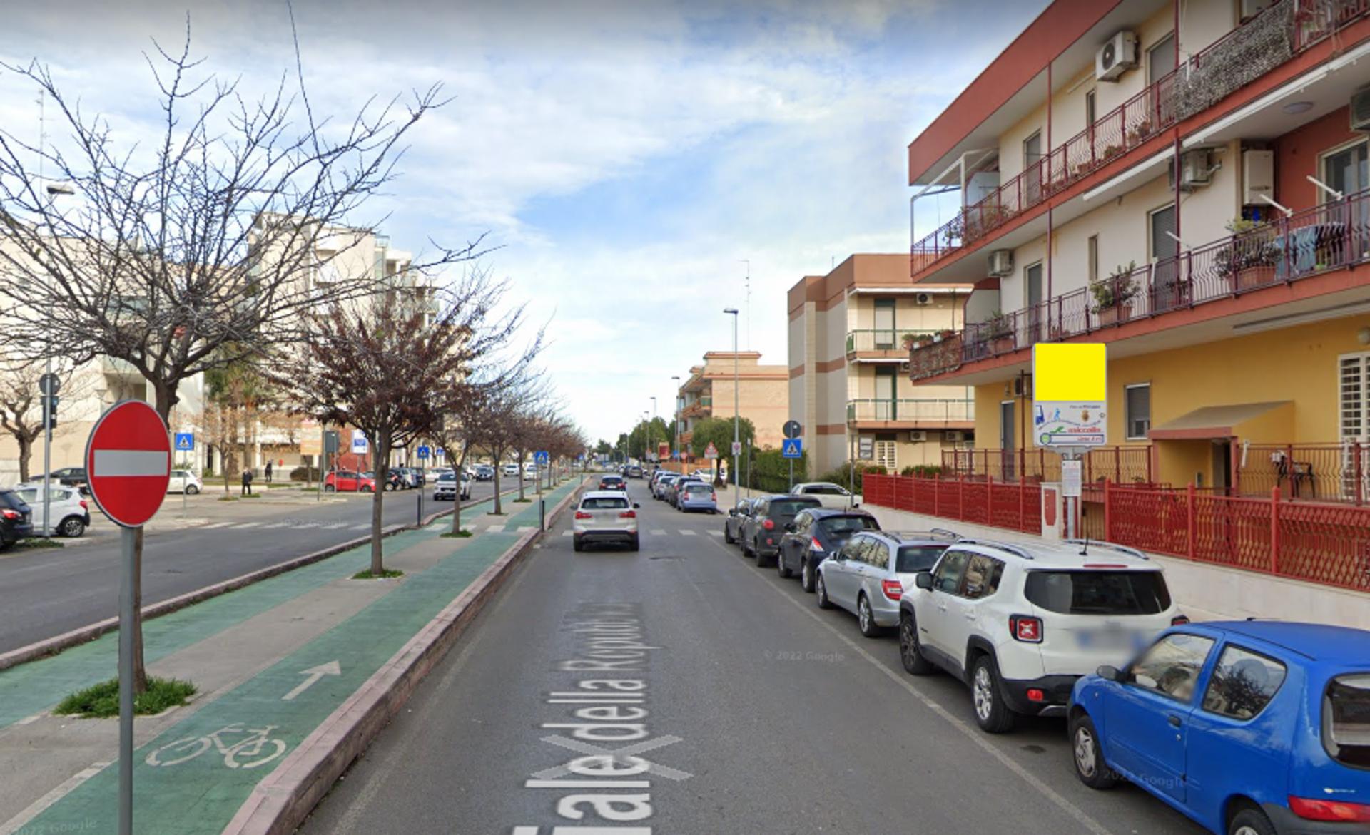 Impianto PALINA a Modugno, in zona Libra abbigliamento uomo