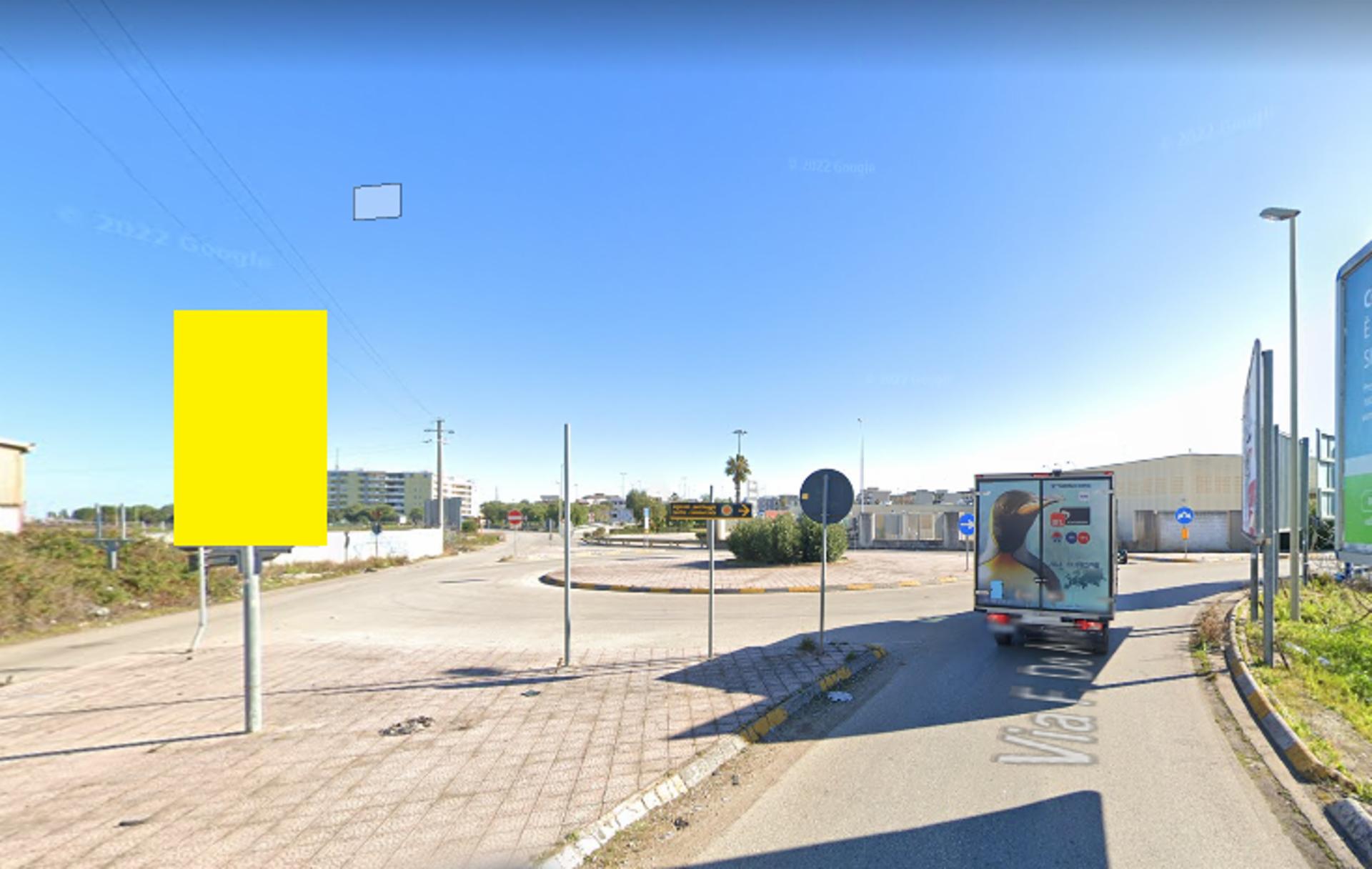 Impianto CARTELLONISTICA a Modugno, in zona Centro Commerciale Gli Ulivi