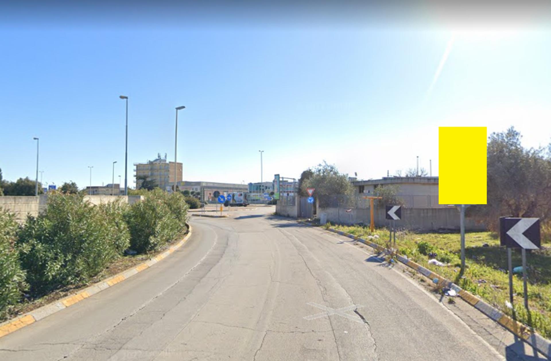 Impianto CARTELLONISTICA a Modugno, in zona Interspar
