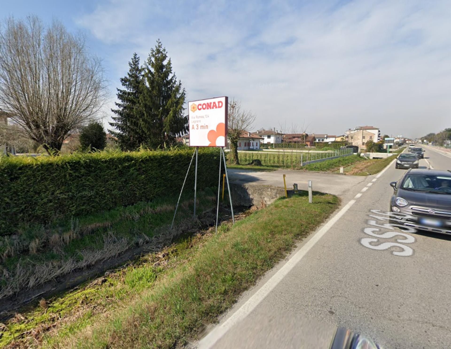 Impianto CARTELLONISTICA a Legnaro, in zona Conad