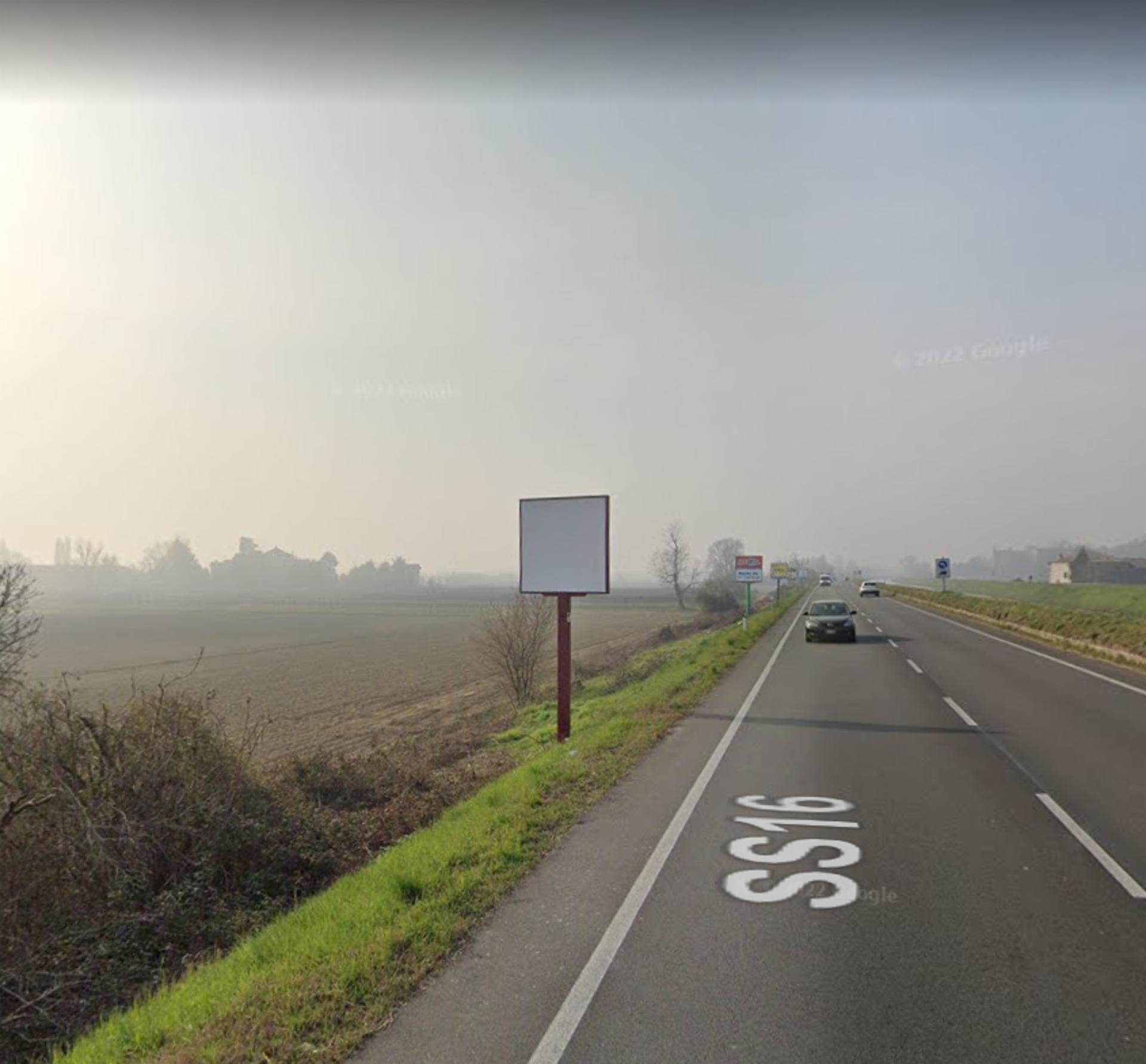 Impianto CARTELLONISTICA a Due Carrare, in zona Q8