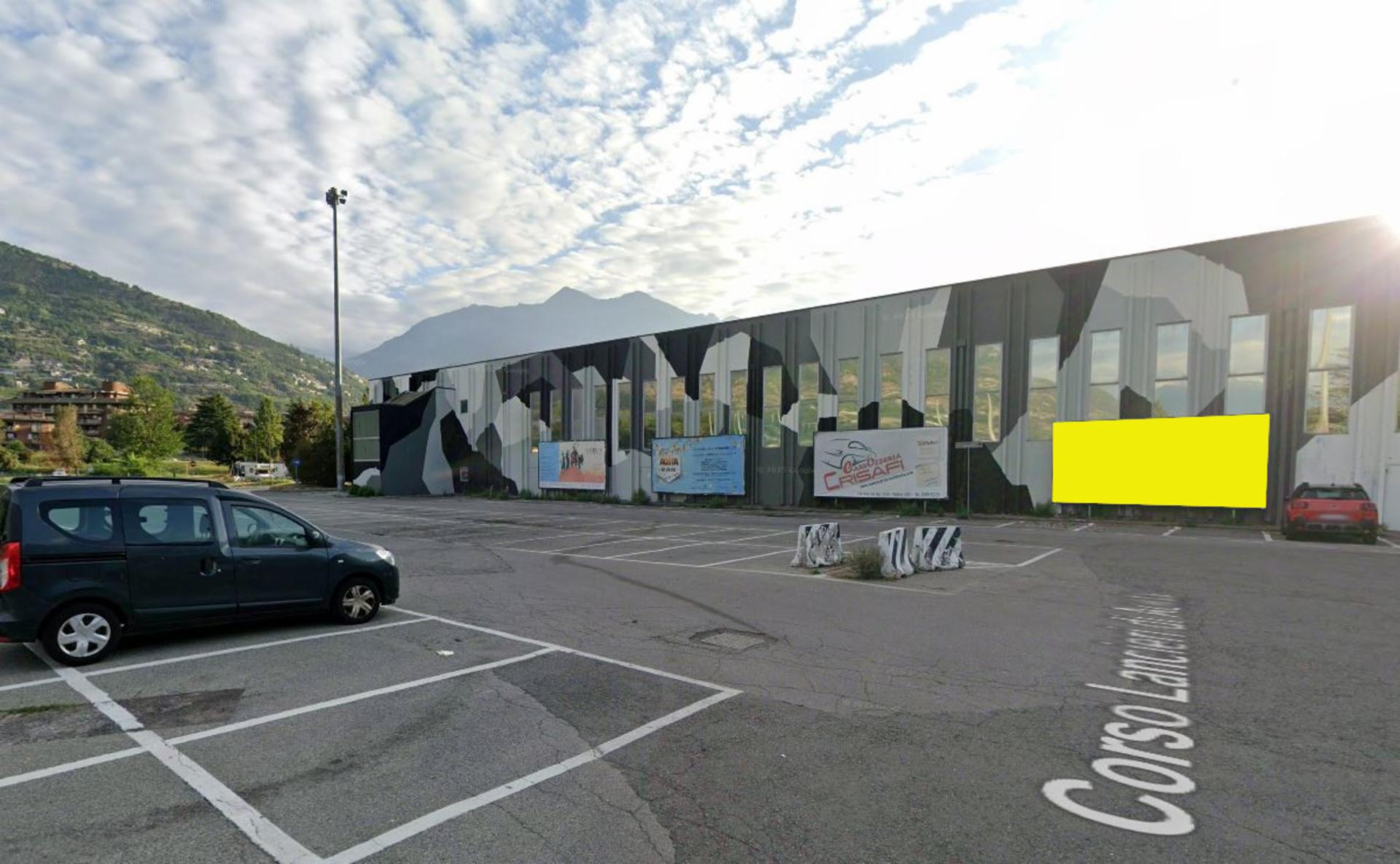 Impianto 6 X 3 a Aosta, in zona Café du vélo