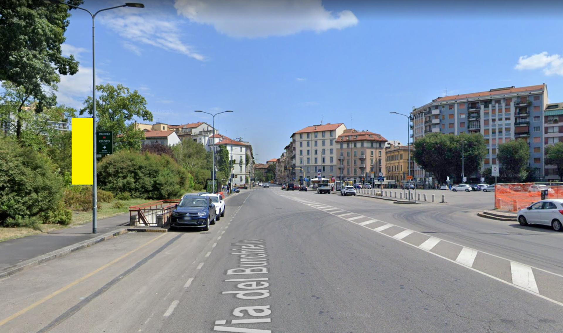 Impianto VERTICAL BANNER a Milano, in zona Labitino