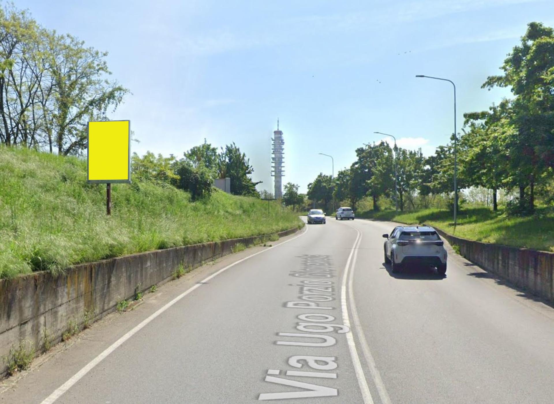 Impianto CARTELLONISTICA a Novara, in zona OVS
