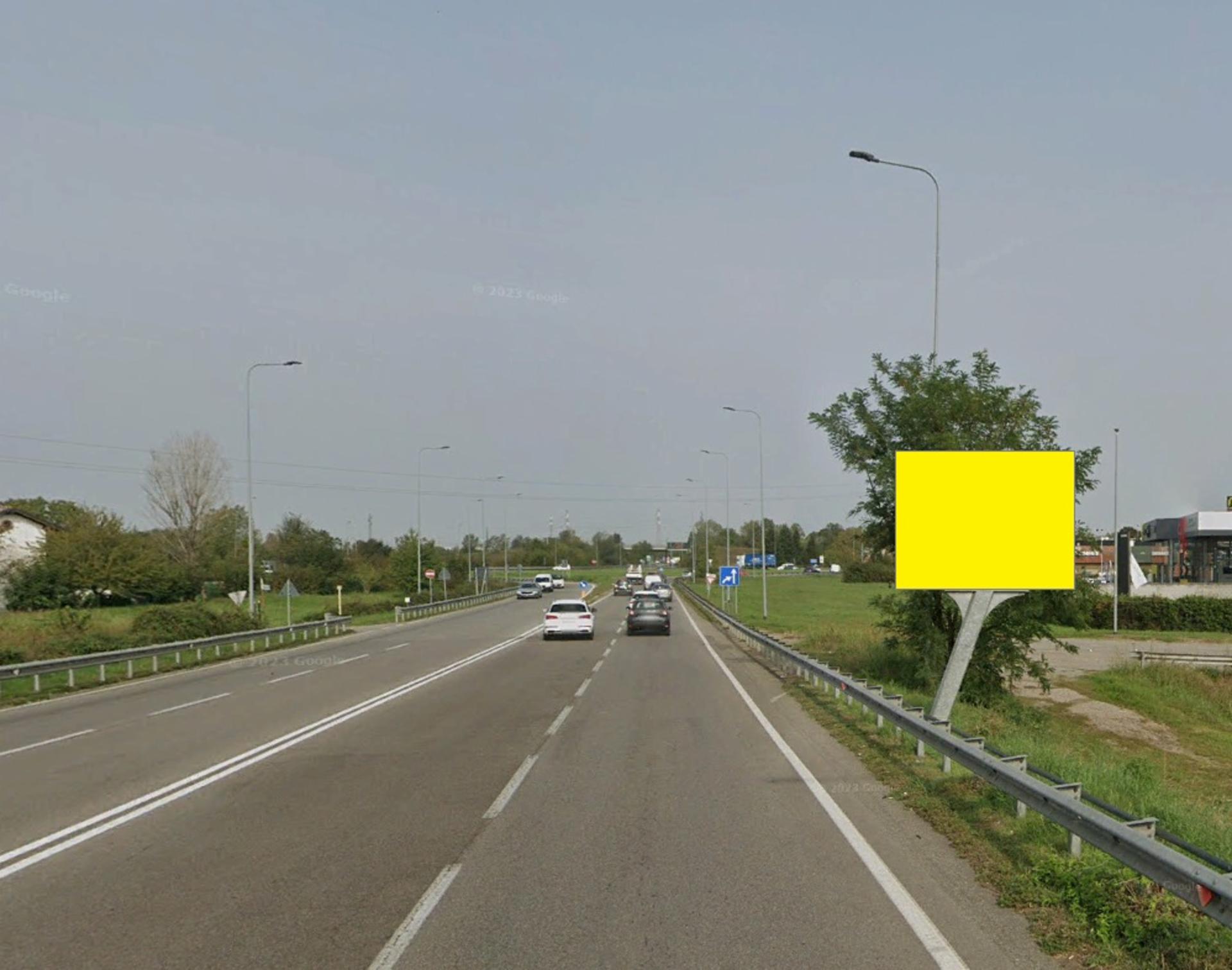 Impianto a SS 526 Corso Italia 250 mt prima di Ss. 11  Magenta
