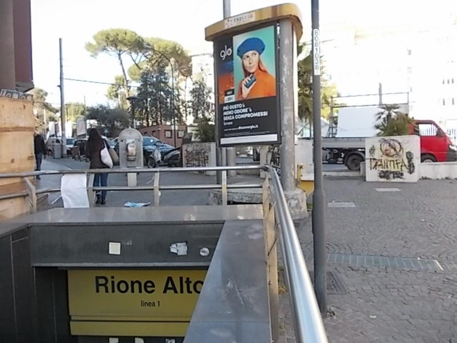Impianto TOTEM a Napoli, in zona Il Cavallino d'Oro - Ristorante Pizzeria