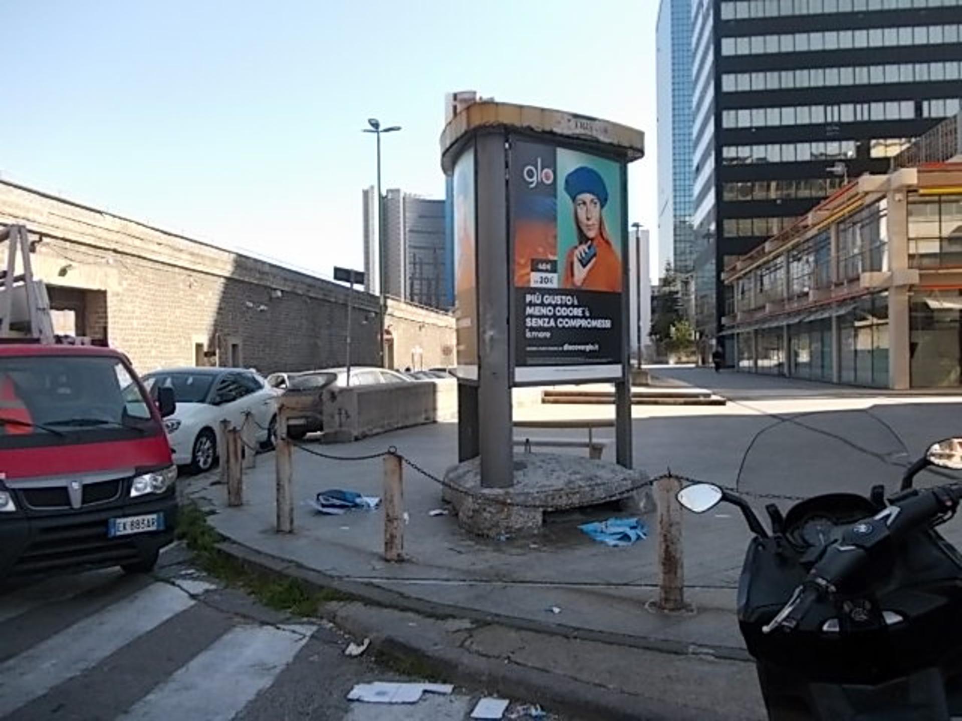 Impianto TOTEM a Napoli, in zona Marketpiù