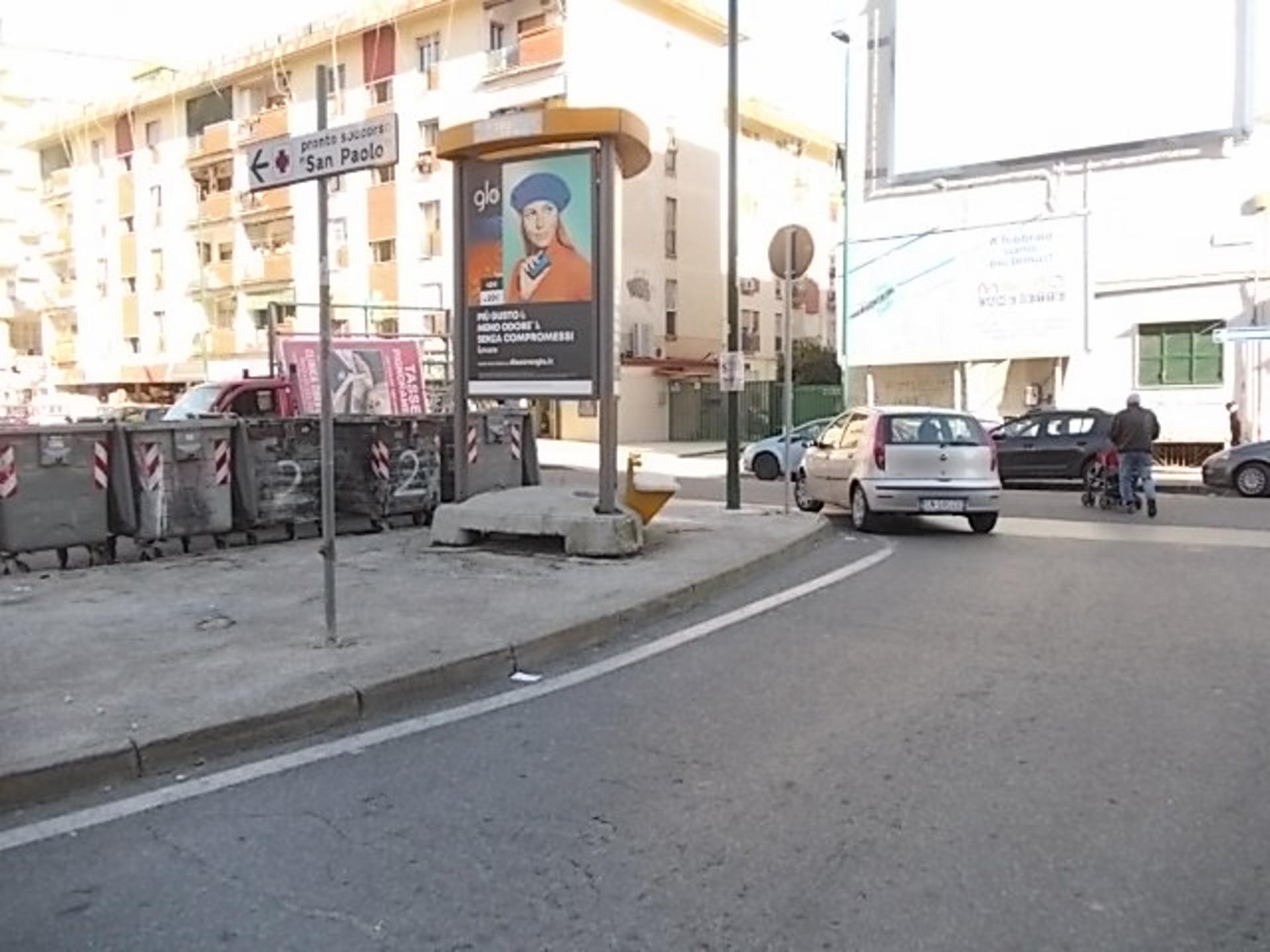 Impianto TOTEM a Napoli, in zona Pizzeria Leopardi