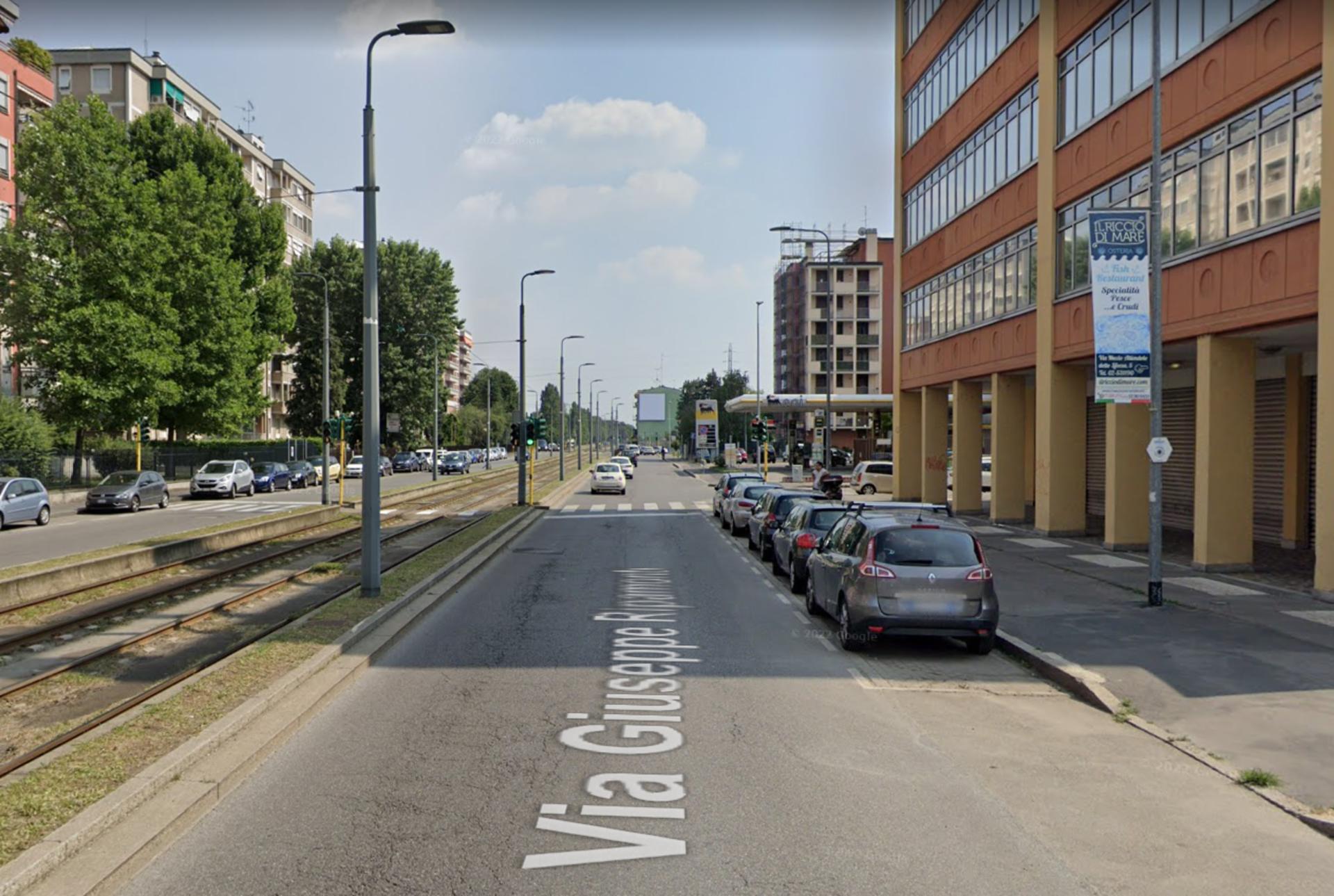 Impianto VERTICAL BANNER a Milano, in zona Banca Popolare di Milano