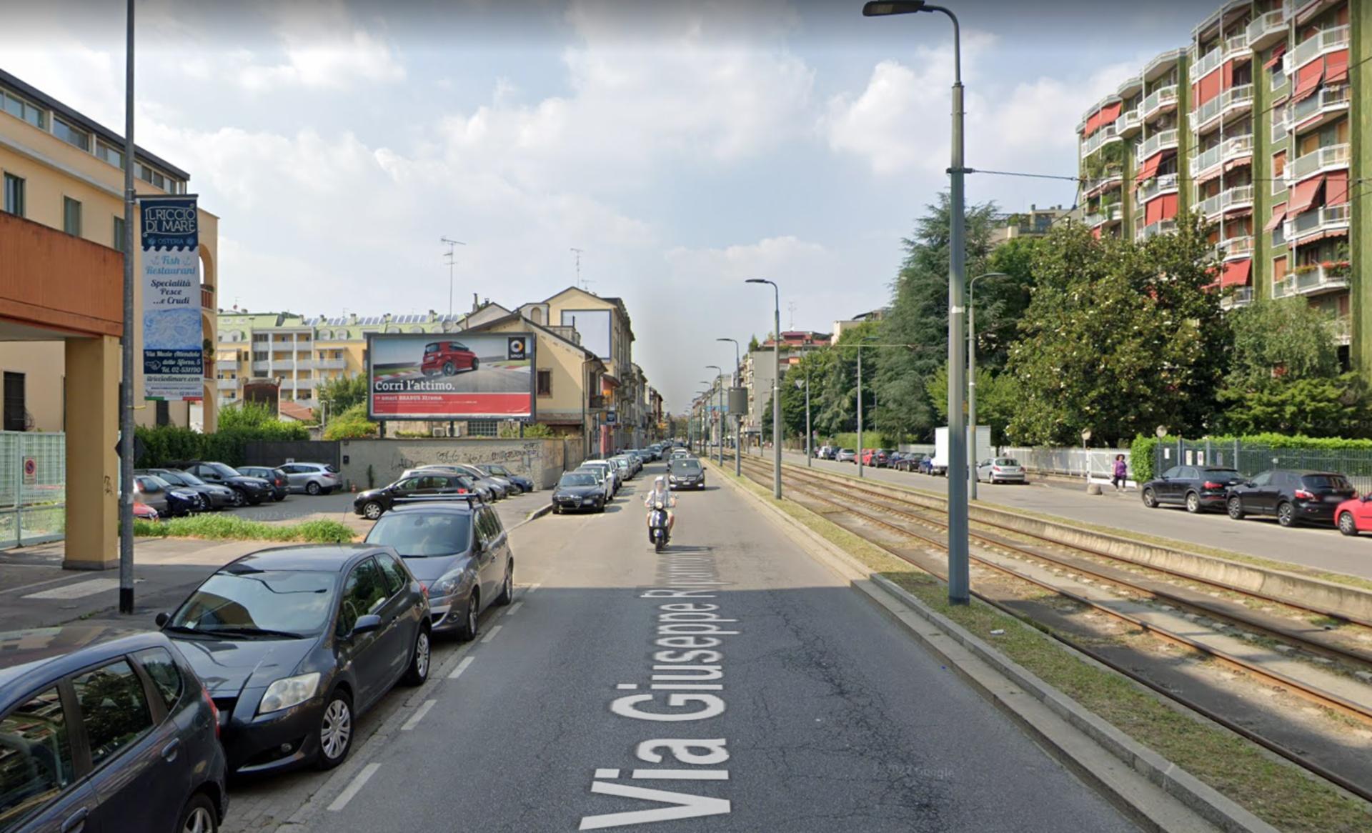 Impianto VERTICAL BANNER a Milano, in zona Banca Popolare di Milano