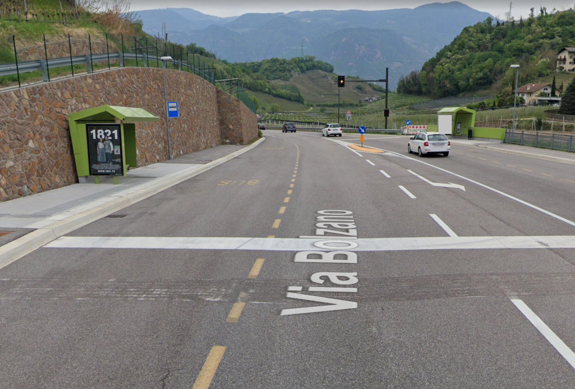 Impianto PENSILINA a Appiano sulla strada del vino, in zona Möbel Planer