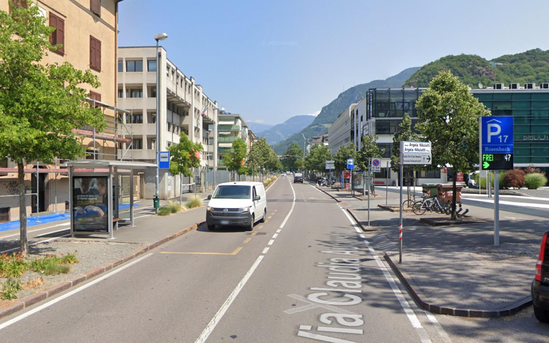 Impianto PENSILINA a Bolzano, in zona Ristorante & Bar Hong Kong