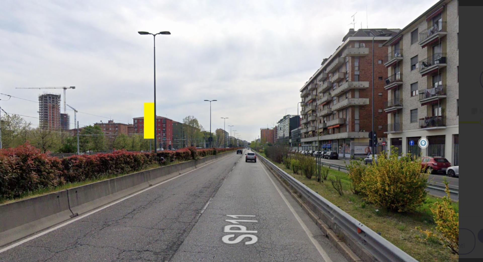 Impianto VERTICAL BANNER a Milano, in zona Top Sun