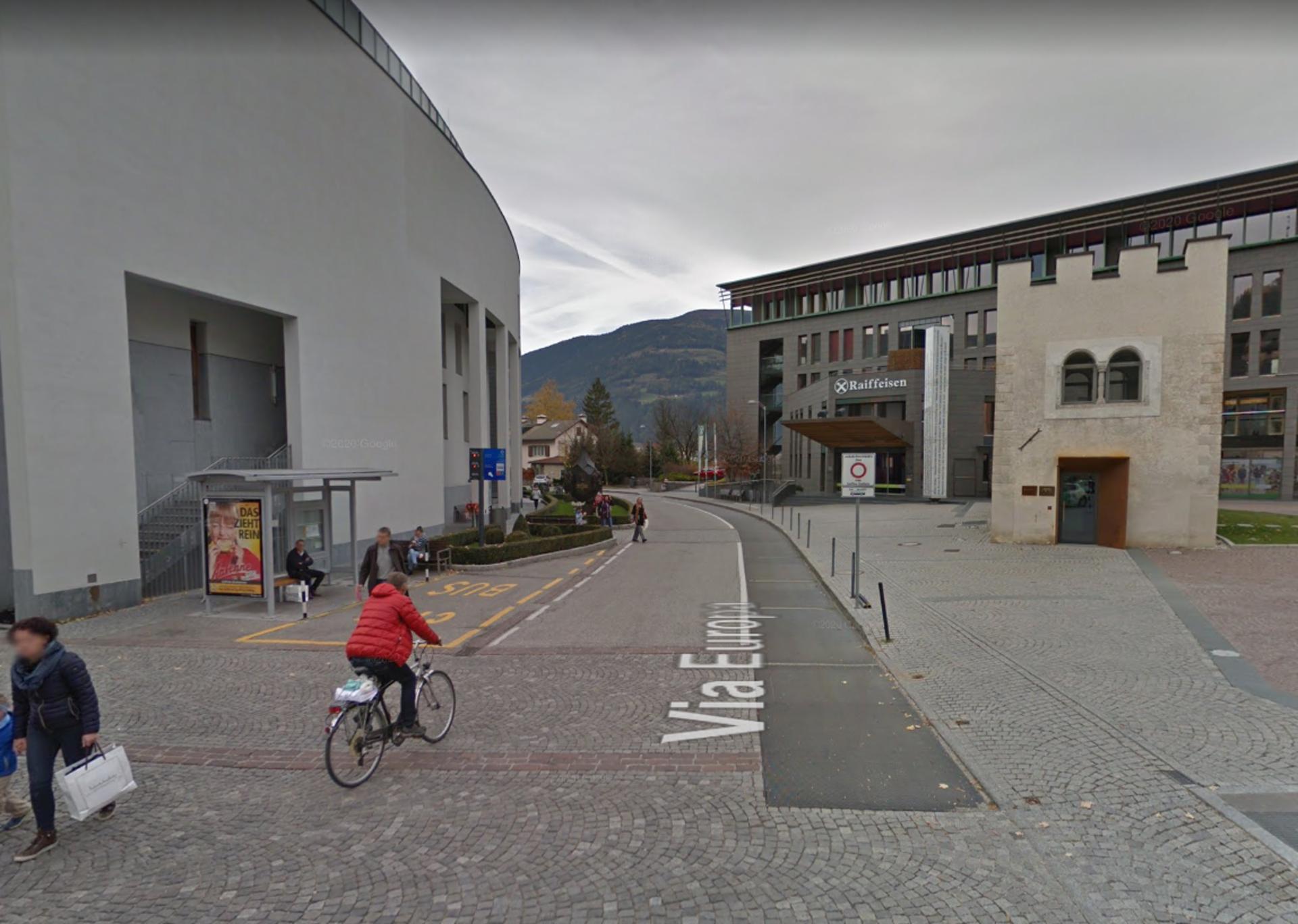 Impianto PENSILINA a Brunico, in zona Point Fashion