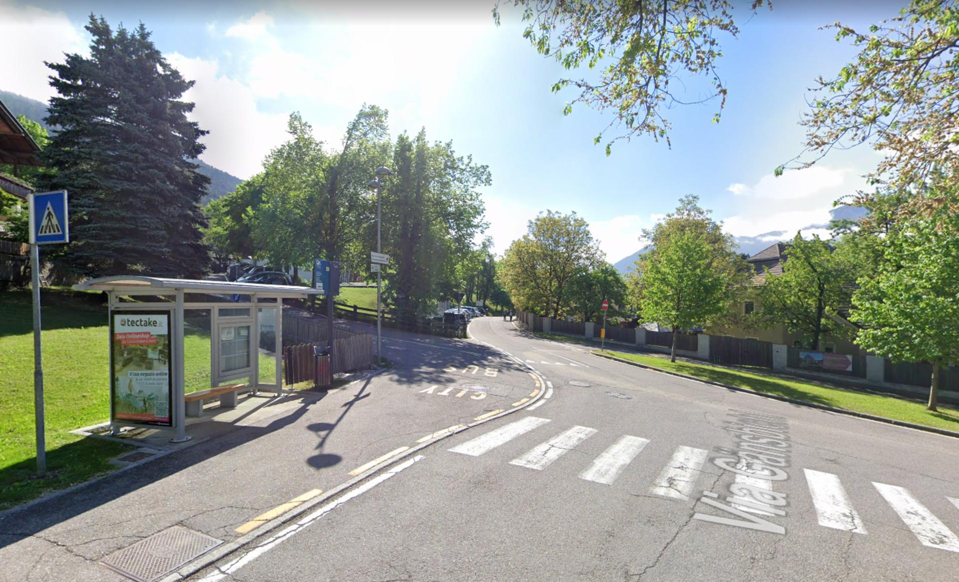 Impianto PENSILINA a Brunico, in zona Fachschule für Hauswirtschaft