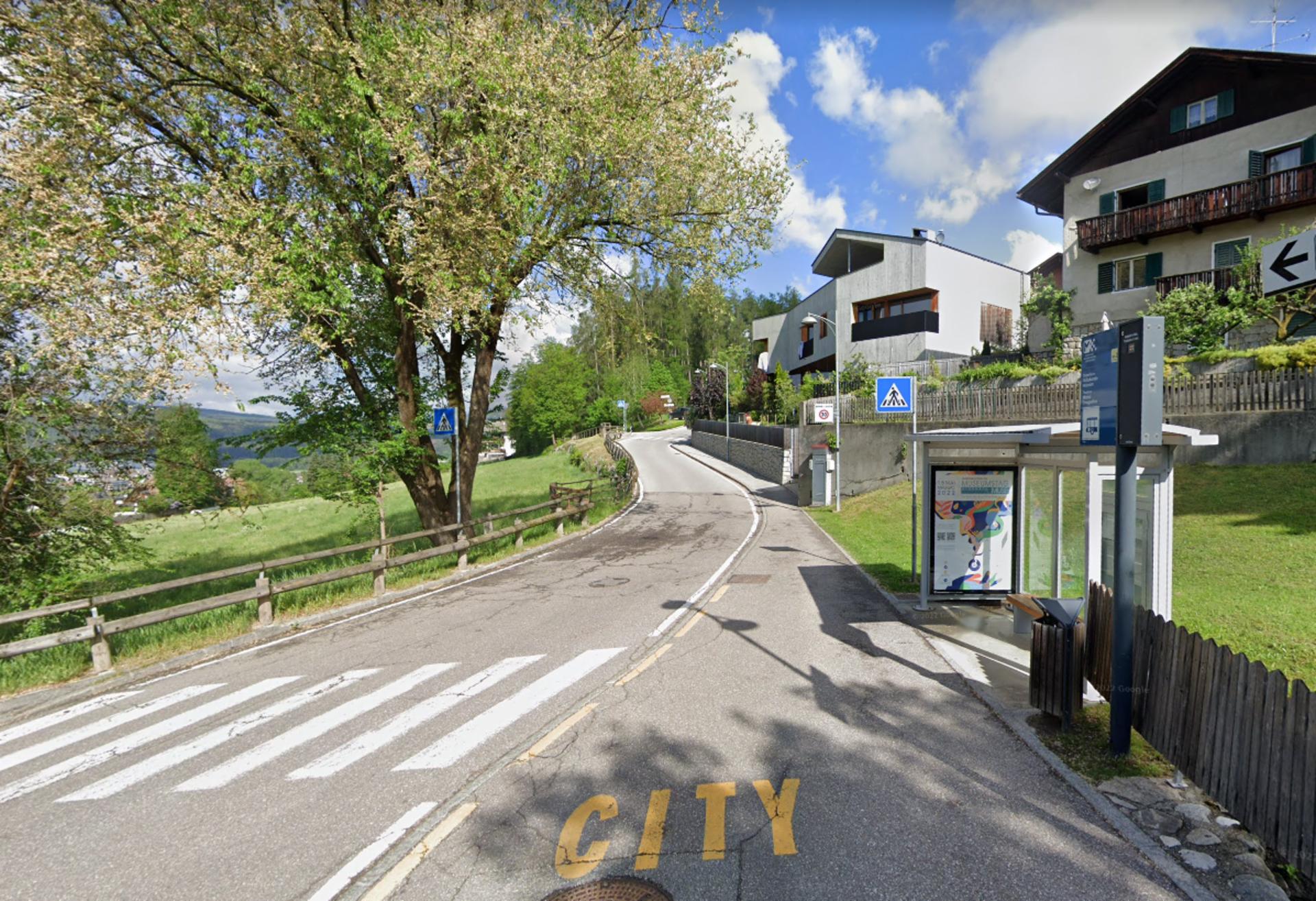 Impianto PENSILINA a Brunico, in zona Fachschule für Hauswirtschaft