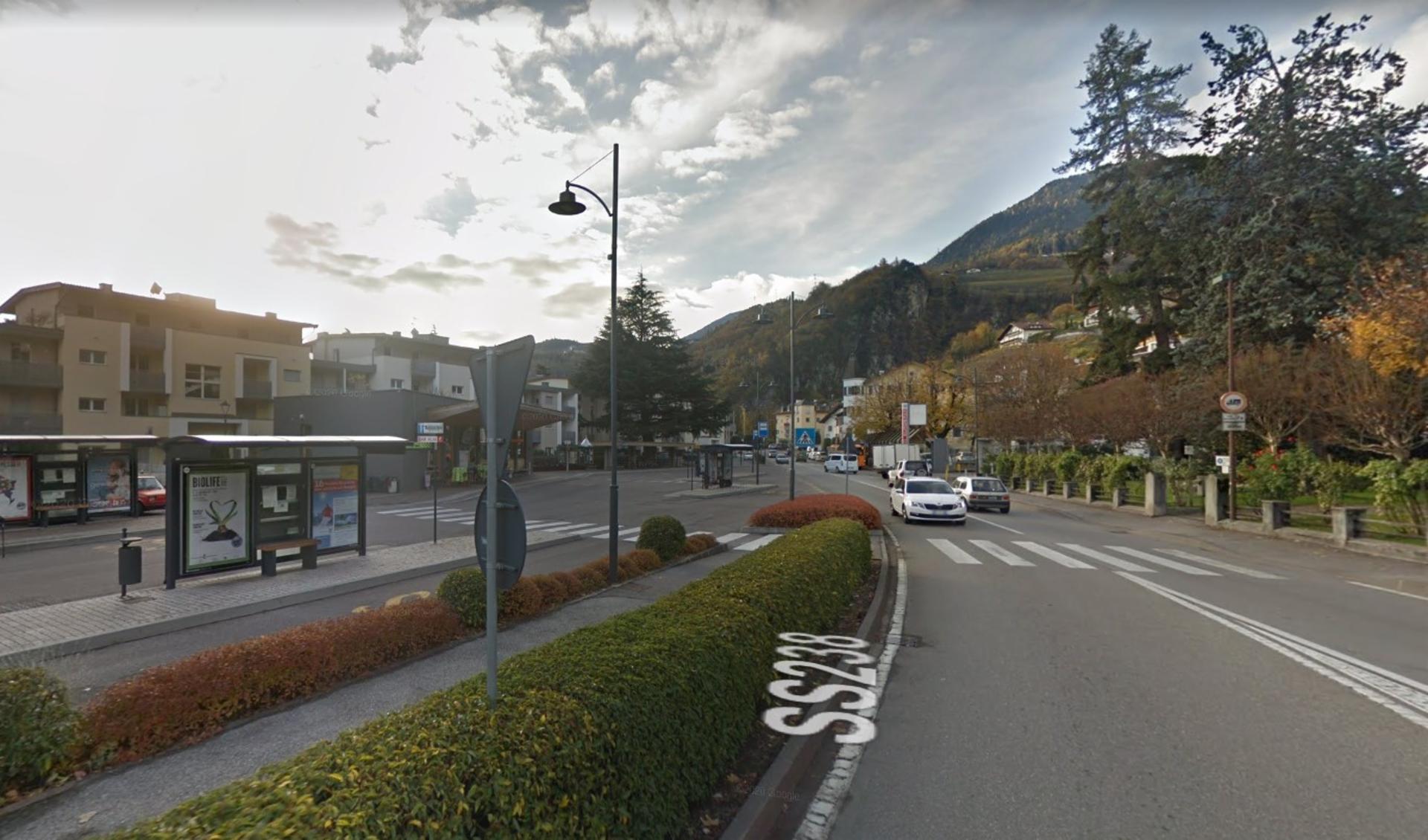 Impianto PENSILINA a Lana, in zona Mountain Shop Impuls