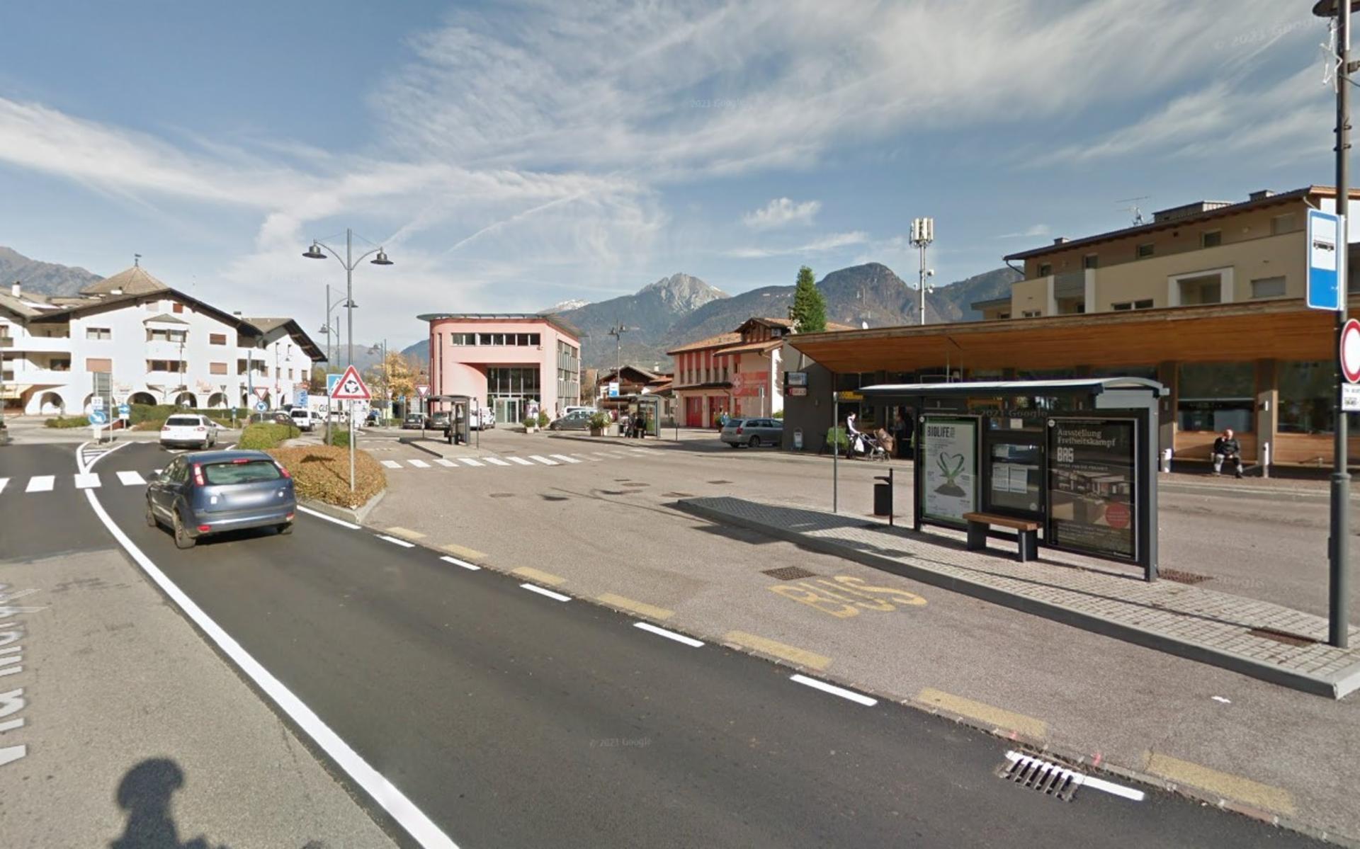 Impianto PENSILINA a Lana, in zona Mountain Shop Impuls