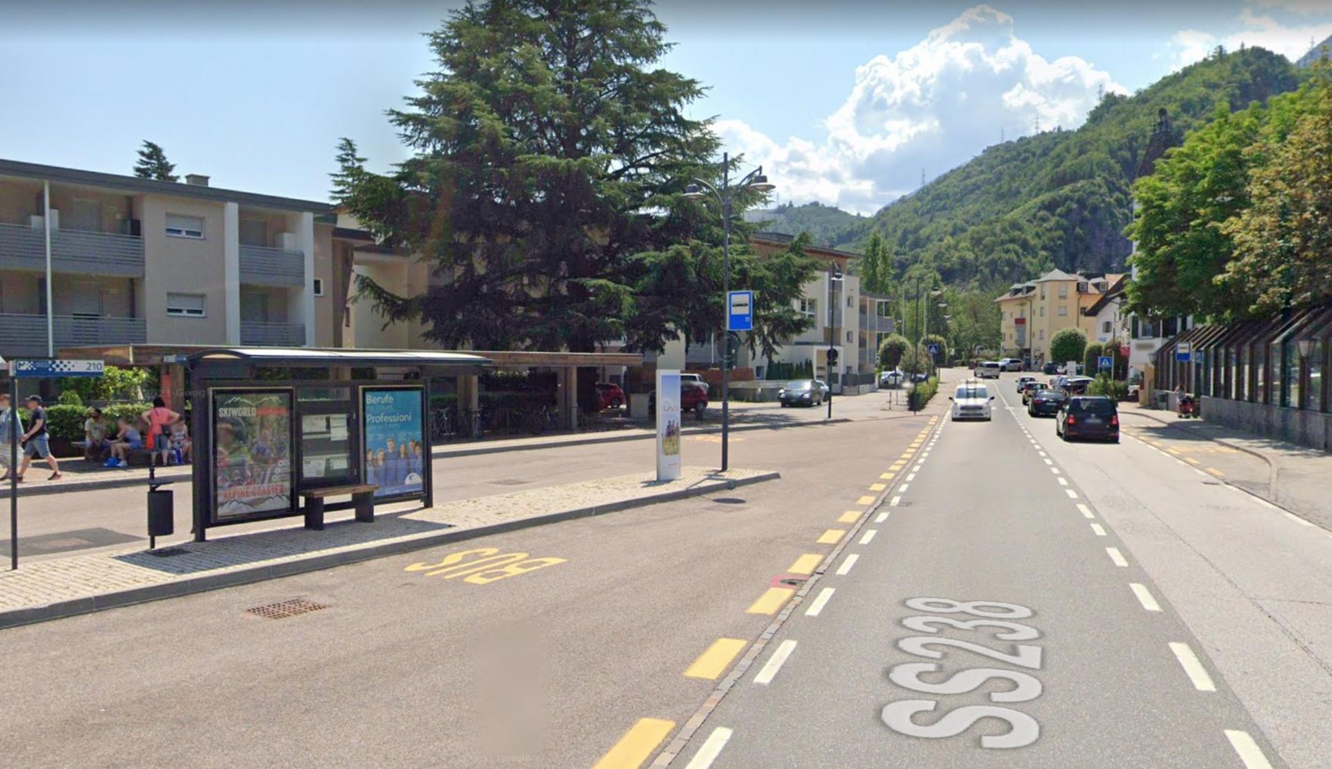 Impianto PENSILINA a Lana, in zona Mountain Shop Impuls