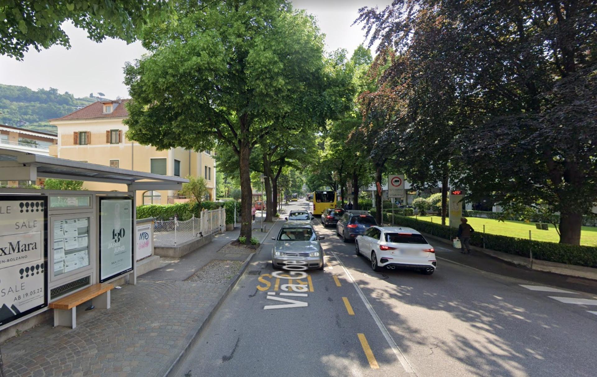 Impianto PENSILINA a Merano, in zona Dark Burger