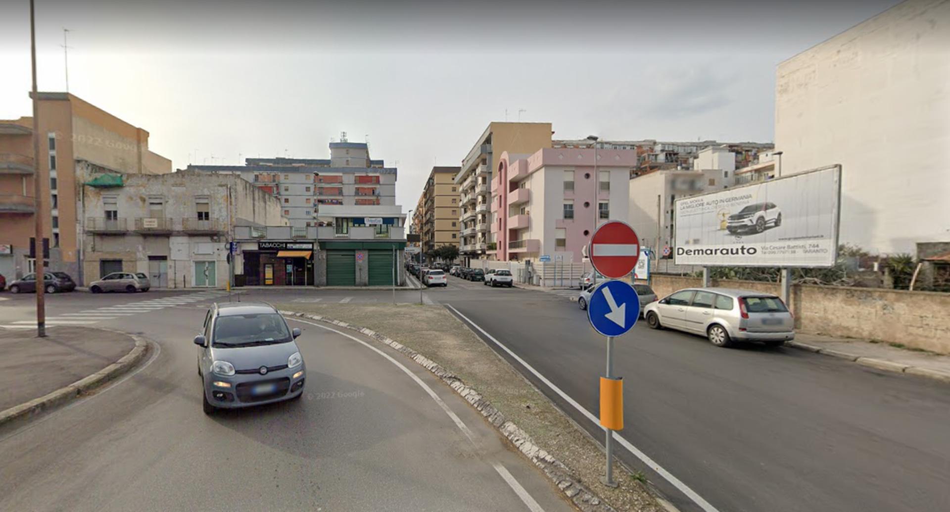 Impianto 6 X 3 a Taranto, in zona Company/dreher  pizzeria d'asporto