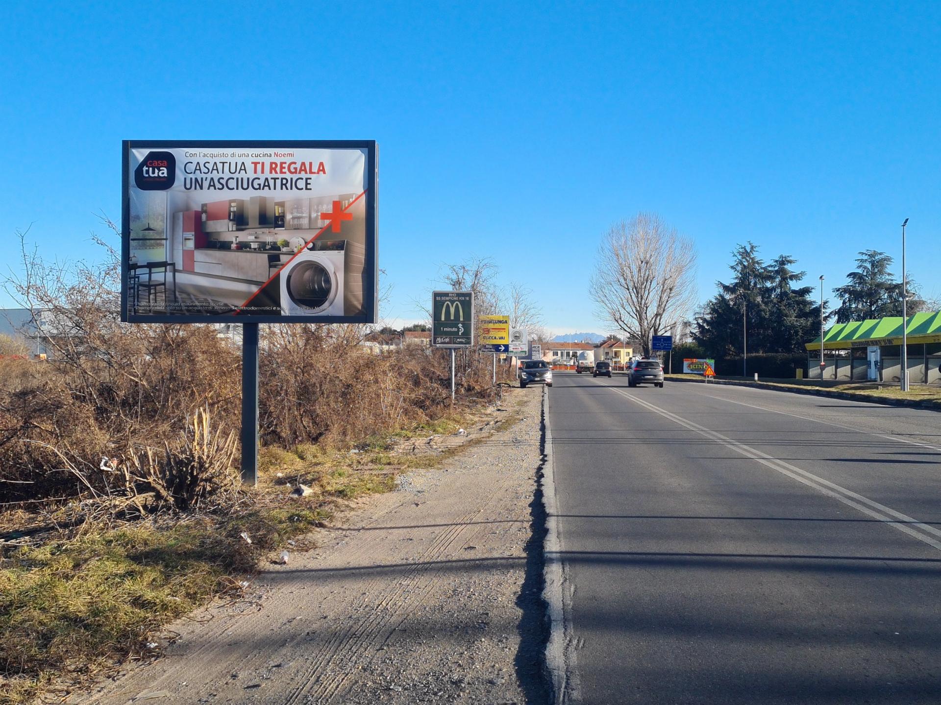 Impianto POSTER a Pogliano Milanese, in zona Globo Megastore