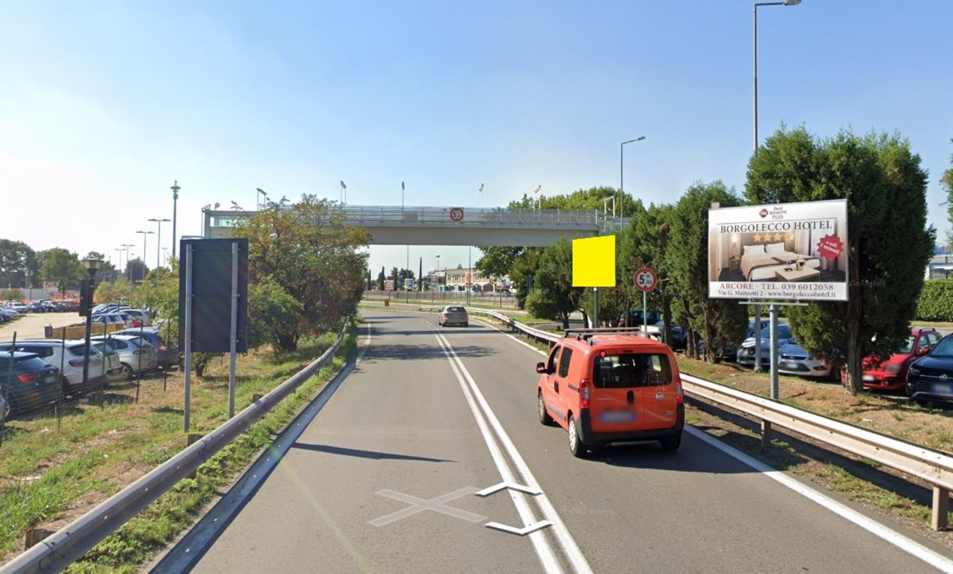Impianto CARTELLONISTICA a Agrate Brianza, in zona Burger King