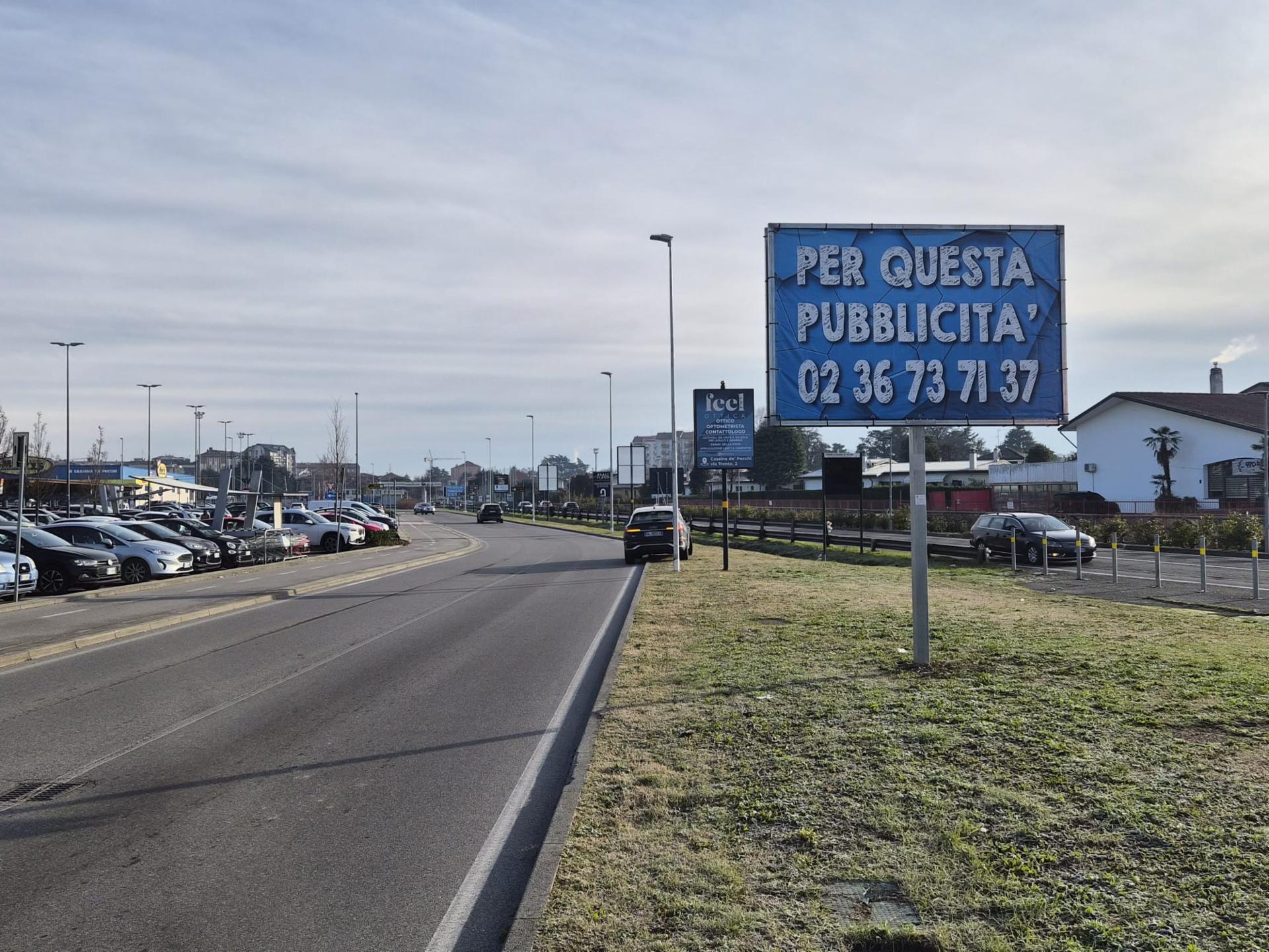 Impianto POSTER a Cassina de' Pecchi, in zona L'intollerante