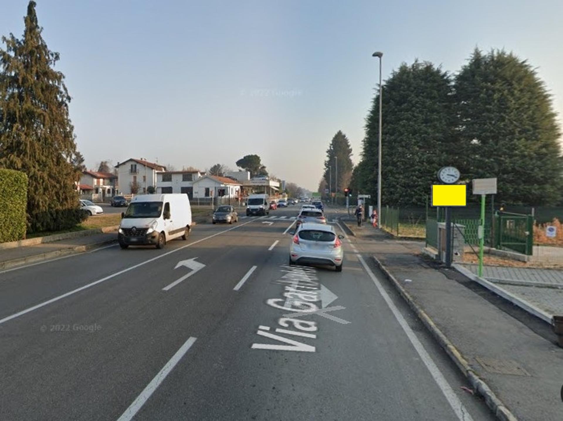 Impianto a S.S.  35 deI Giovi angolo Via Regina 26 Fino Mornasco