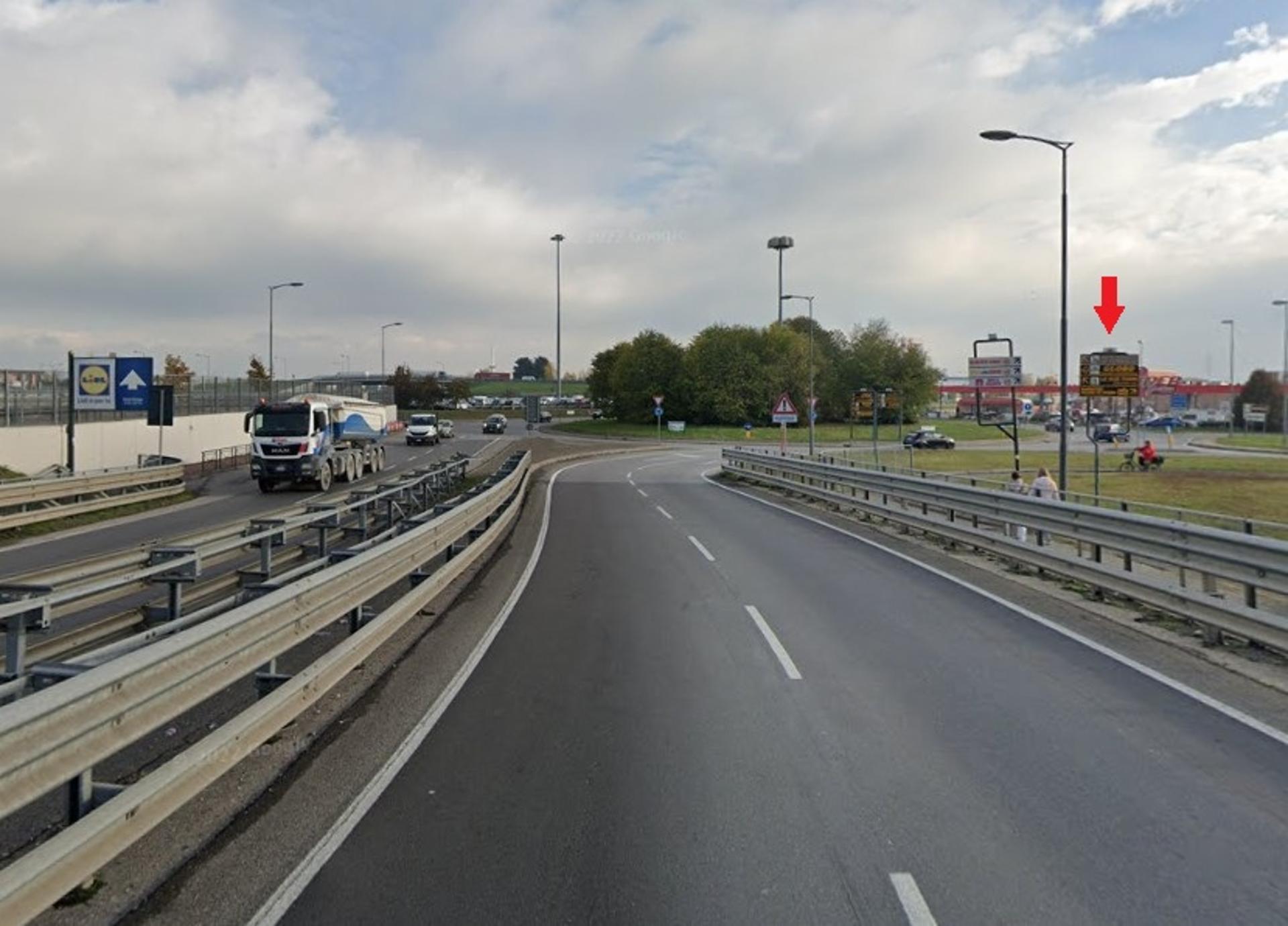 Impianto FRECCE / PREINSEGNE a Capriate San Gervasio, in zona McDonald's