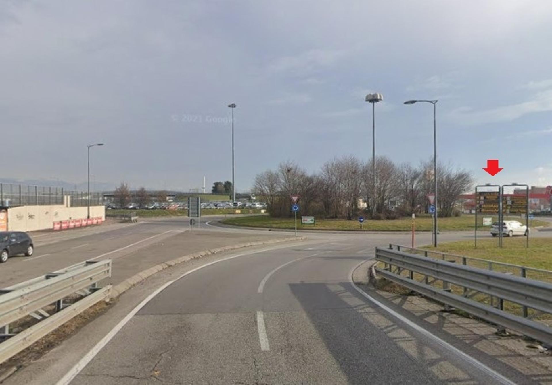 Impianto FRECCE / PREINSEGNE a Capriate San Gervasio, in zona McDonald's